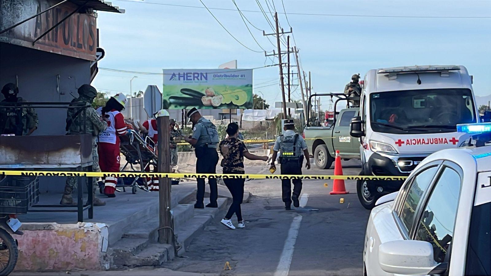 $!Ataque armado deja dos hombres sin vida, entre ellos un menor, y otro herido en una pollería del Campo El Diez, en Culiacán