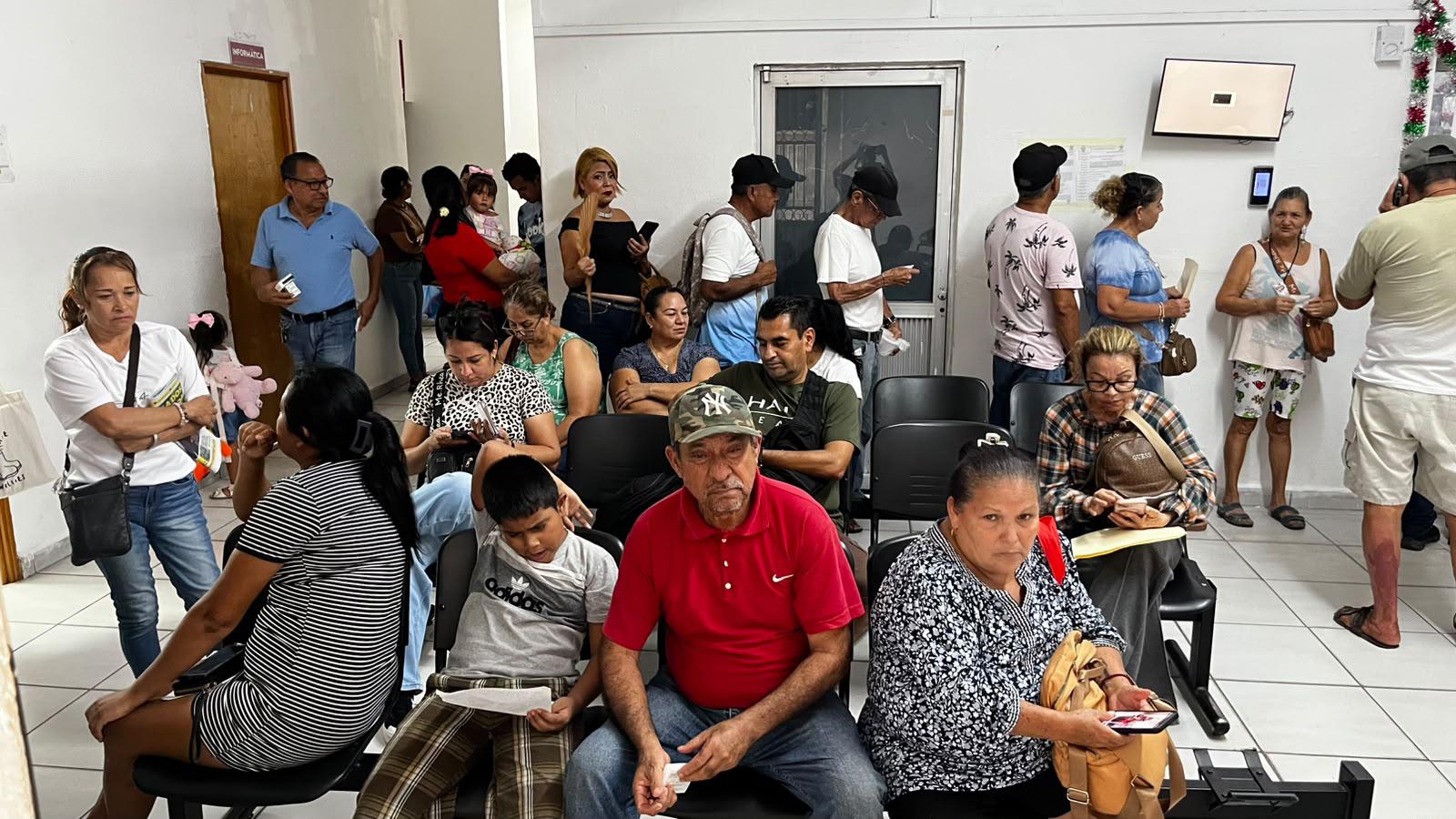 $!Exigen trabajadores del Ayuntamiento medicamentos y atención médica
