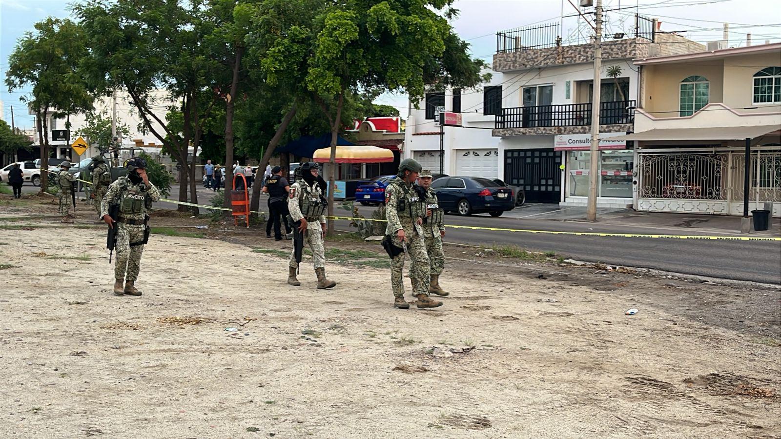 $!Persiguen a balazos a joven y lo matan en la colonia Villa Verde, en Culiacán