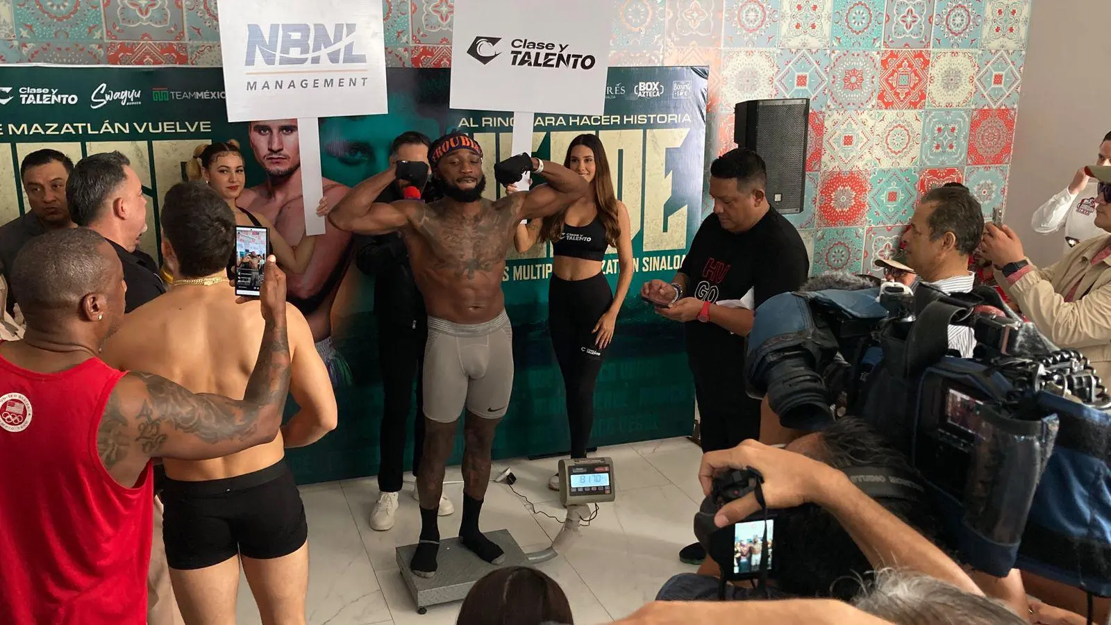 $!Marco Verde y pugilistas locales cumplen con la romana