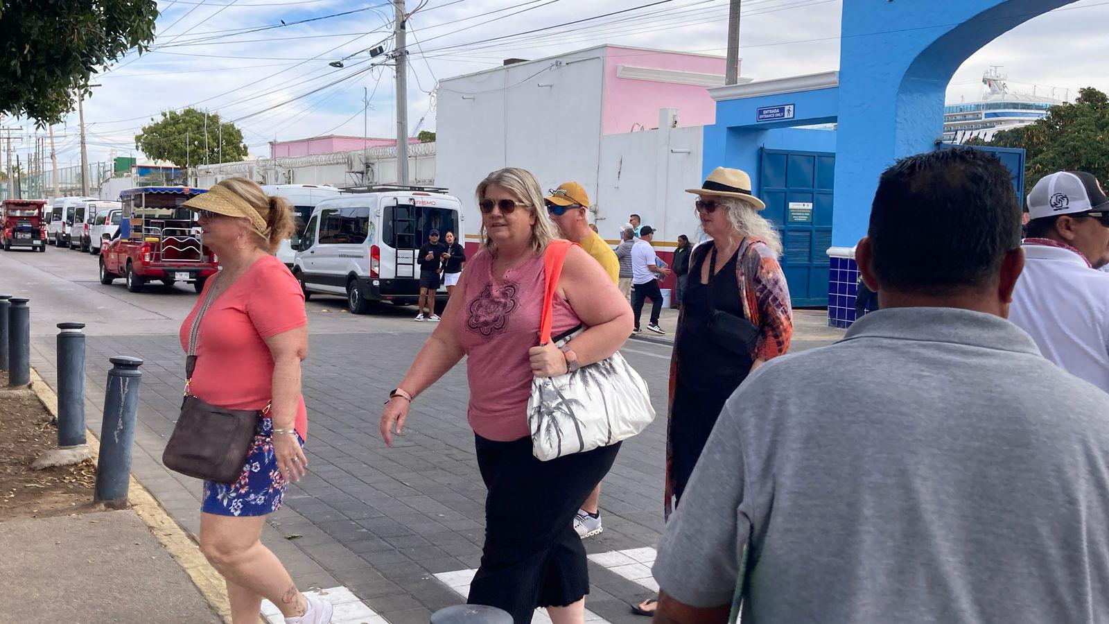 $!Con cerca de 4 mil pasajeros atracó en el puerto el crucero Discovery Princess