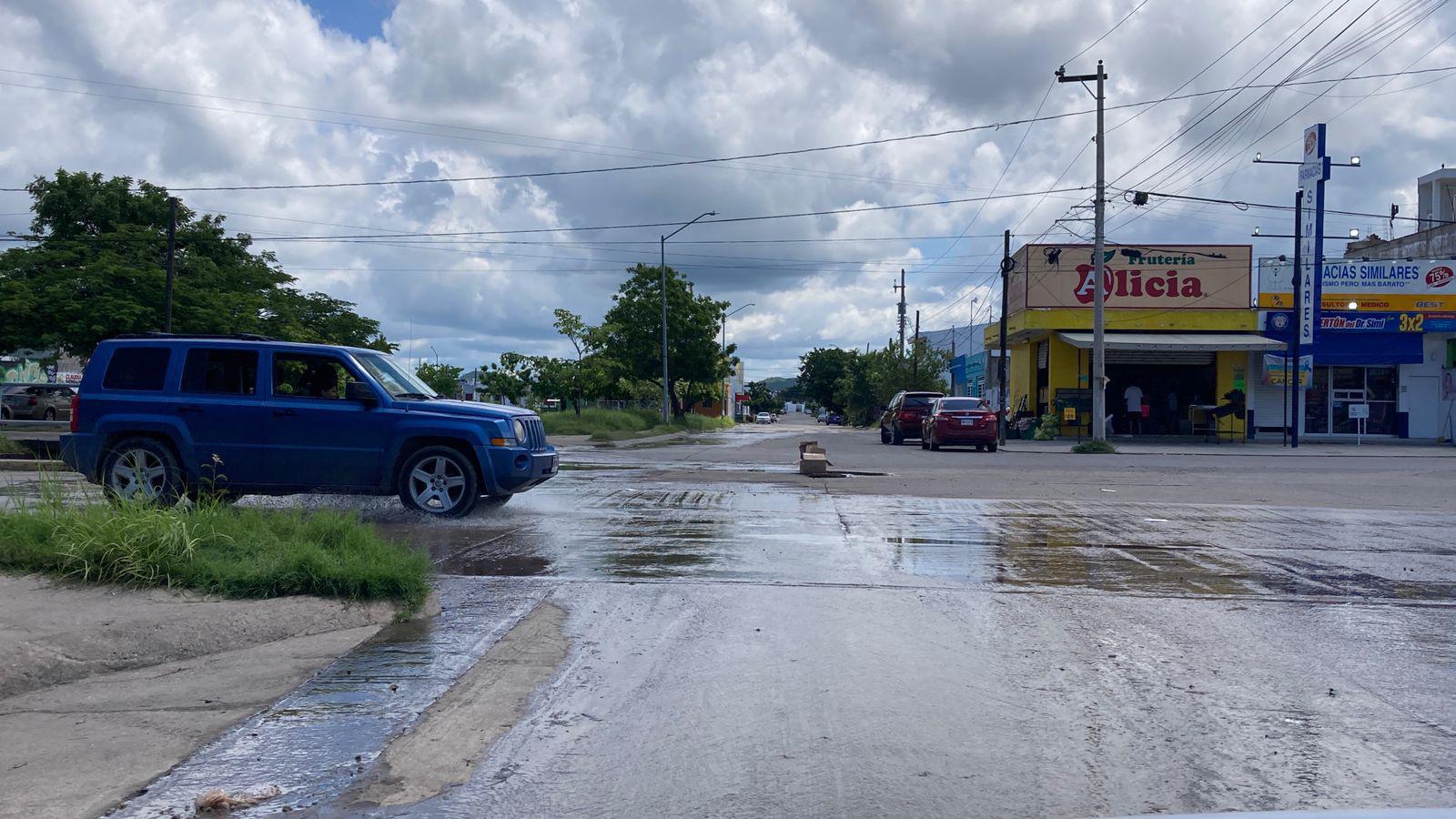 $!Afecta derrame de aguas negras a vecinos de Las Mañanitas y Arboledas, en Mazatlán