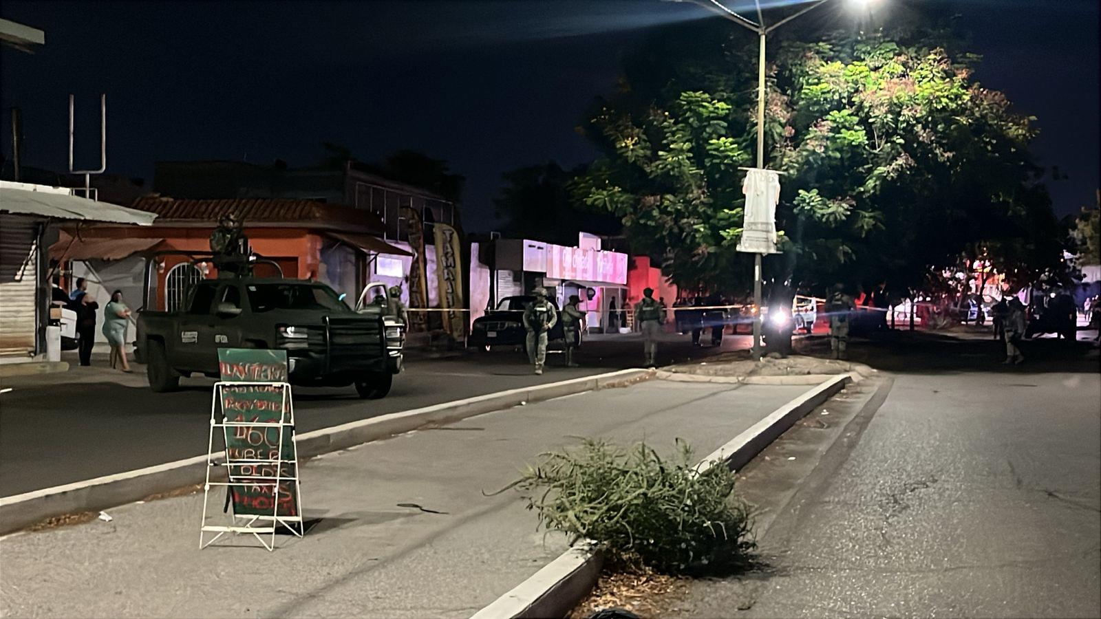 $!Asesinan a balazos a un hombre a bordo de una camioneta en Hacienda La Mora, en Culiacán