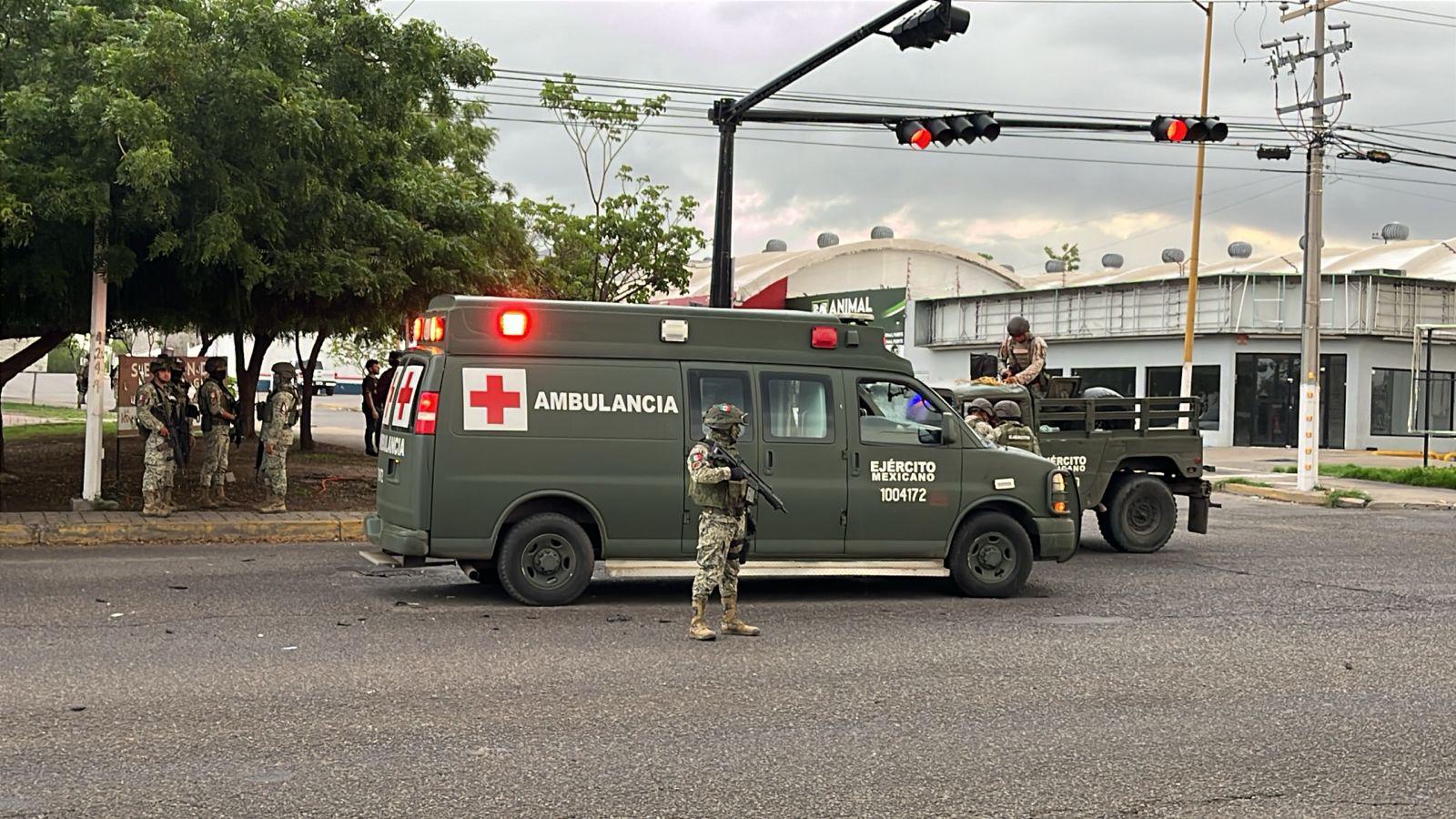 $!Militares arrollan a motociclista durante operativo en Culiacán