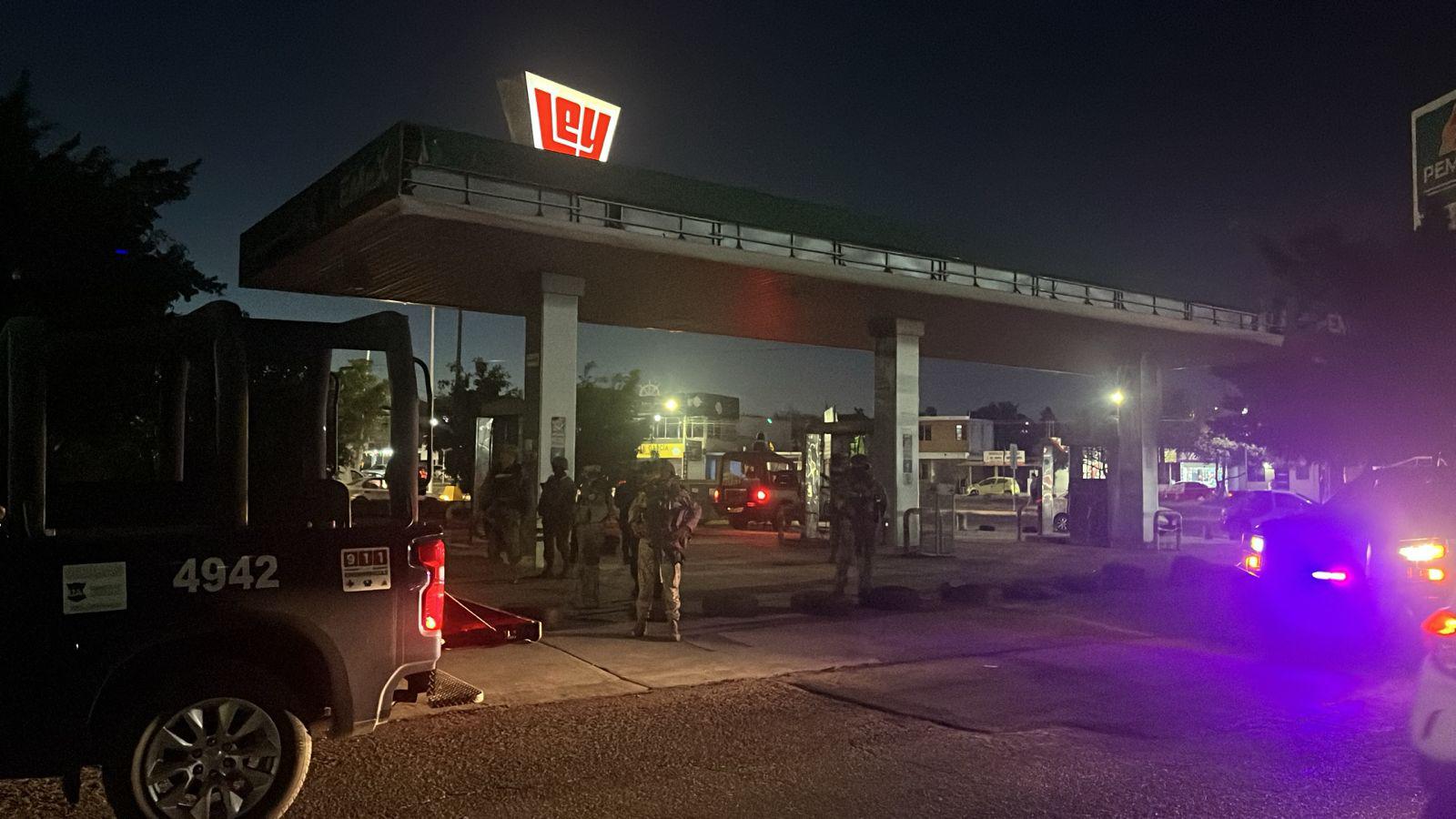 $!Atacan a balazos a hombre en gasolinera de la colonia Chulavista, en Culiacán