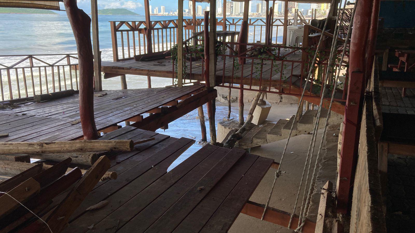 $!Proponen a Semarnat y Profepa revalorar palapas para evitar riesgos y más erosión en playas