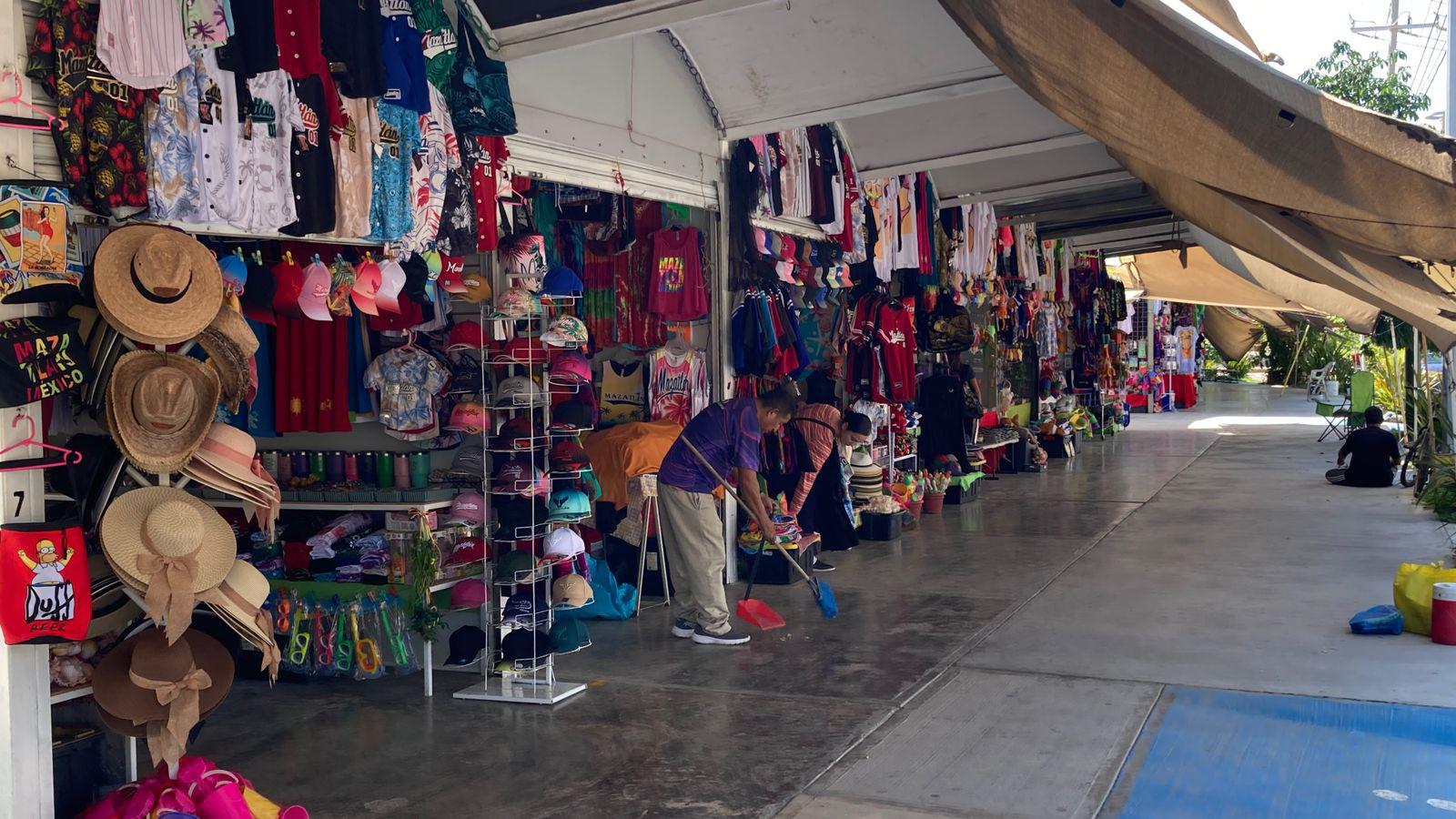 $!Tienen vendedores de artículos turísticos bajas ventas y poca afluencia en todo el 2025