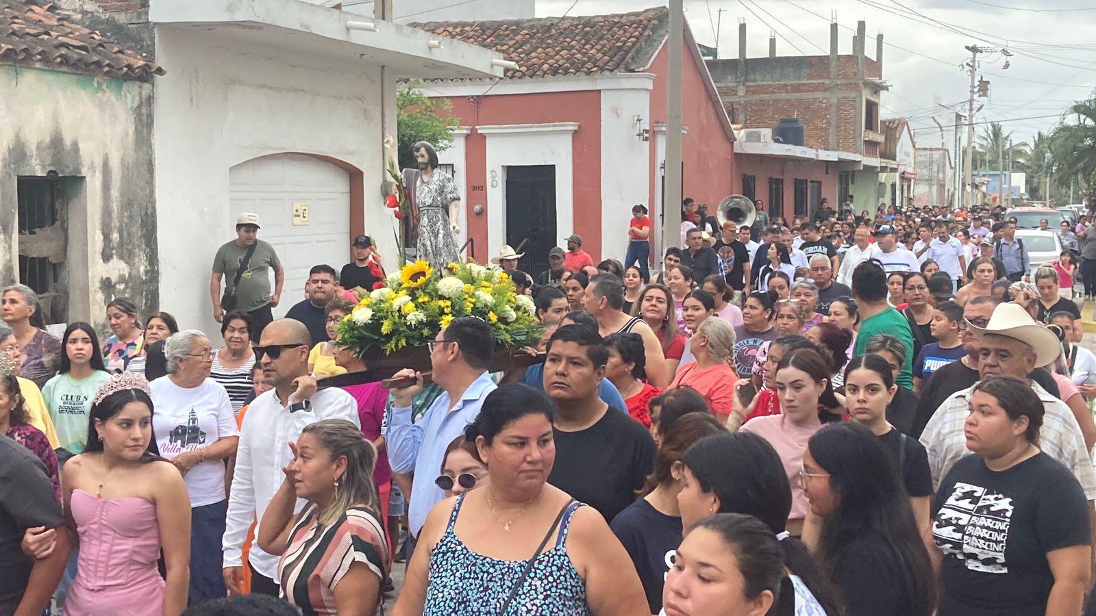 $!Cumplen feligreses a San Juan Bautista en el Río Presidio, en Villa Unión