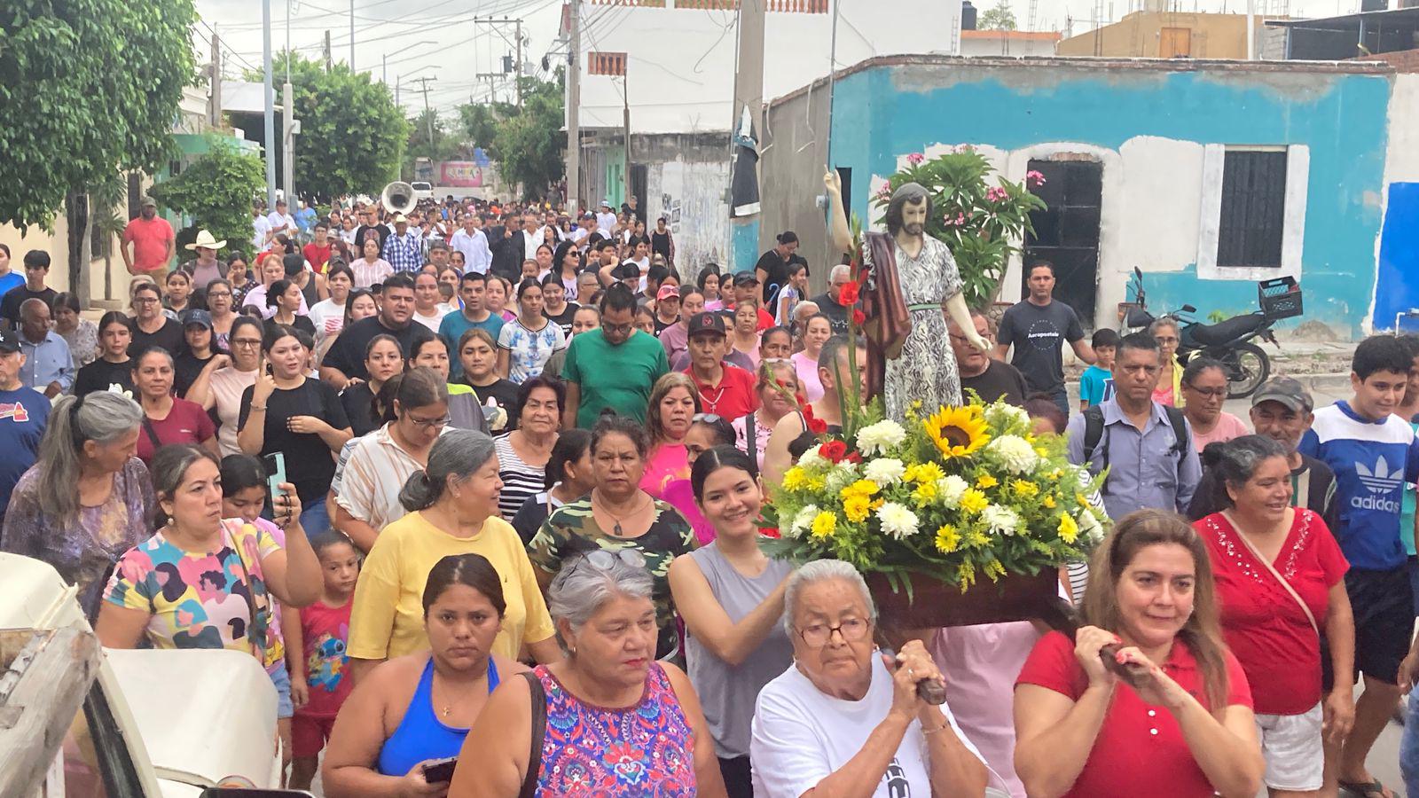 $!Cumplen feligreses a San Juan Bautista en el Río Presidio, en Villa Unión