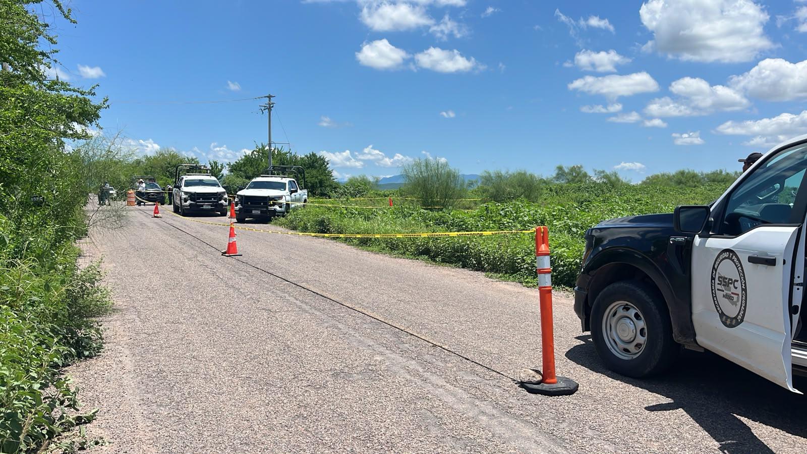 $!Hallan a dos hombres asesinados y maniatados en camino de terracería al sur de Culiacán