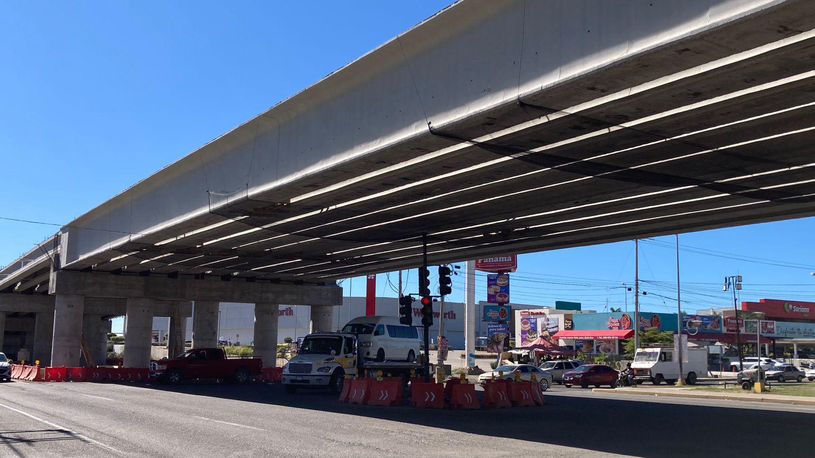 $!Avanza colocación de trabes en el Paso Vehicular de la Pérez Escobosa, en Mazatlán; quedará lista este lunes