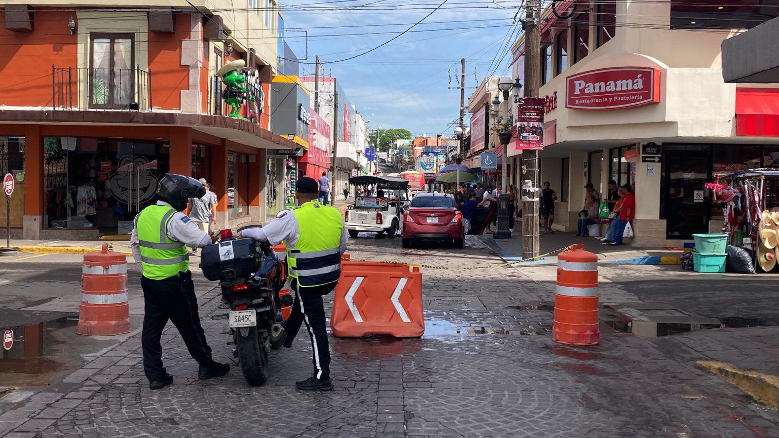 $!Comienza el cierre de calles en el Centro de Mazatlán previo a festejos patrios
