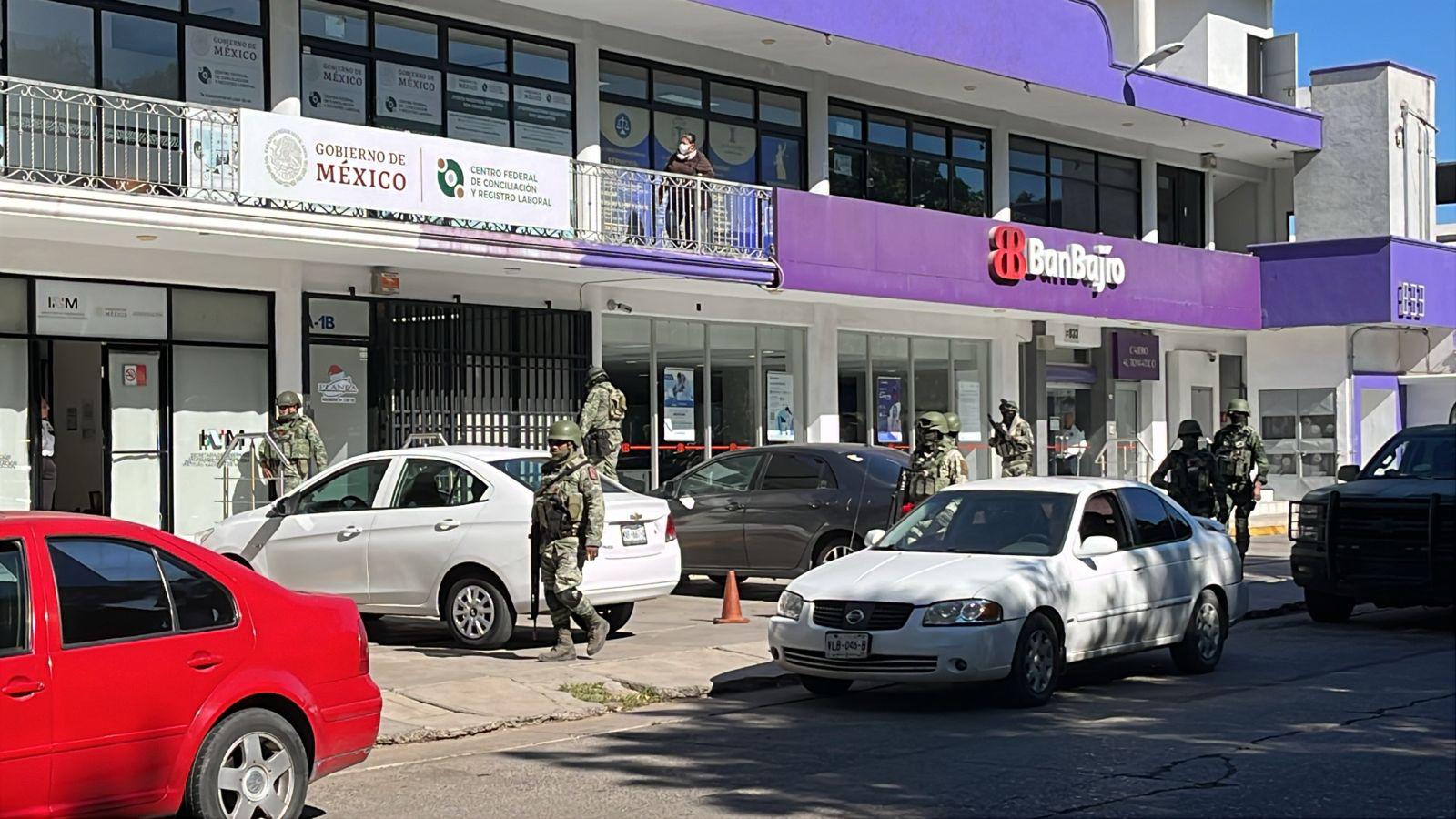 $!Intentan despojar de un vehículo a migrante; lo dejan con heridas en la cabeza