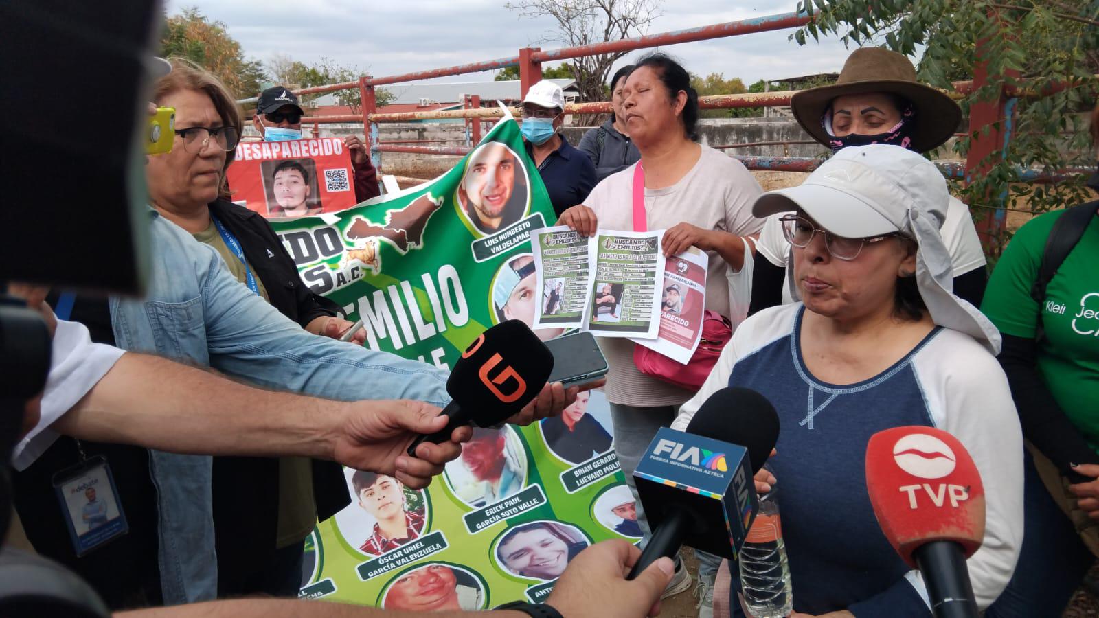 $!Colectivos de Durango exigen ver lo que hallaron en fosa de El Verde, en Concordia
