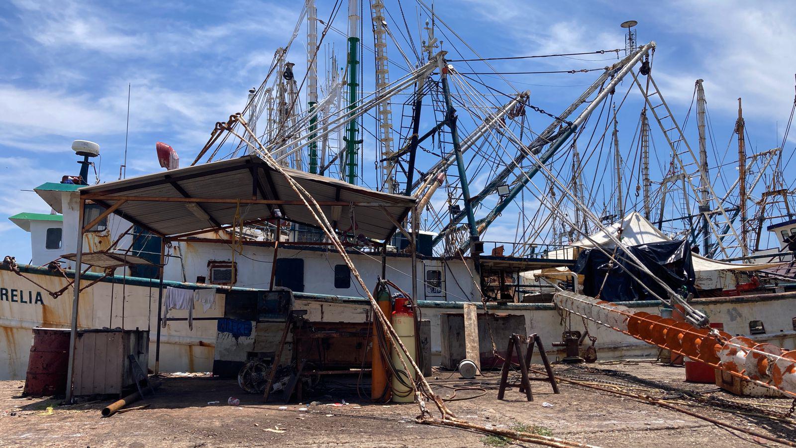 $!Trabajos de reparaciones en barcos del muelle del Parque Bonfil, podría provocar accidentes: Capitán de Puerto