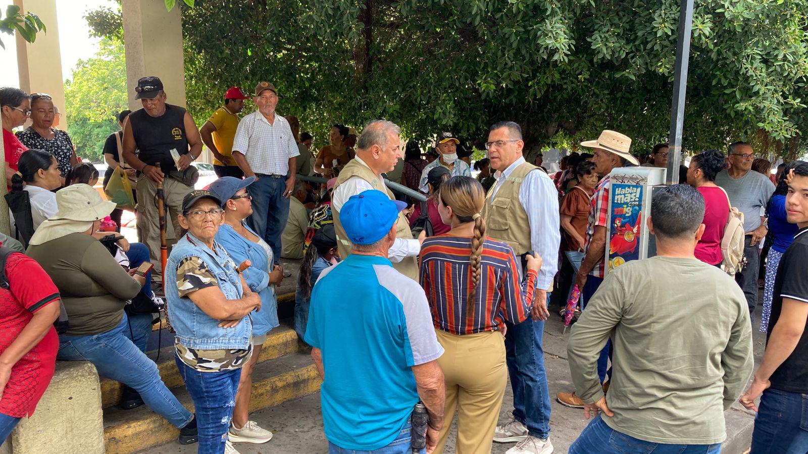 $!Exigen desplazados vecinos del fraccionamiento CVive en Mazatlán acceso a energía eléctrica y agua potable