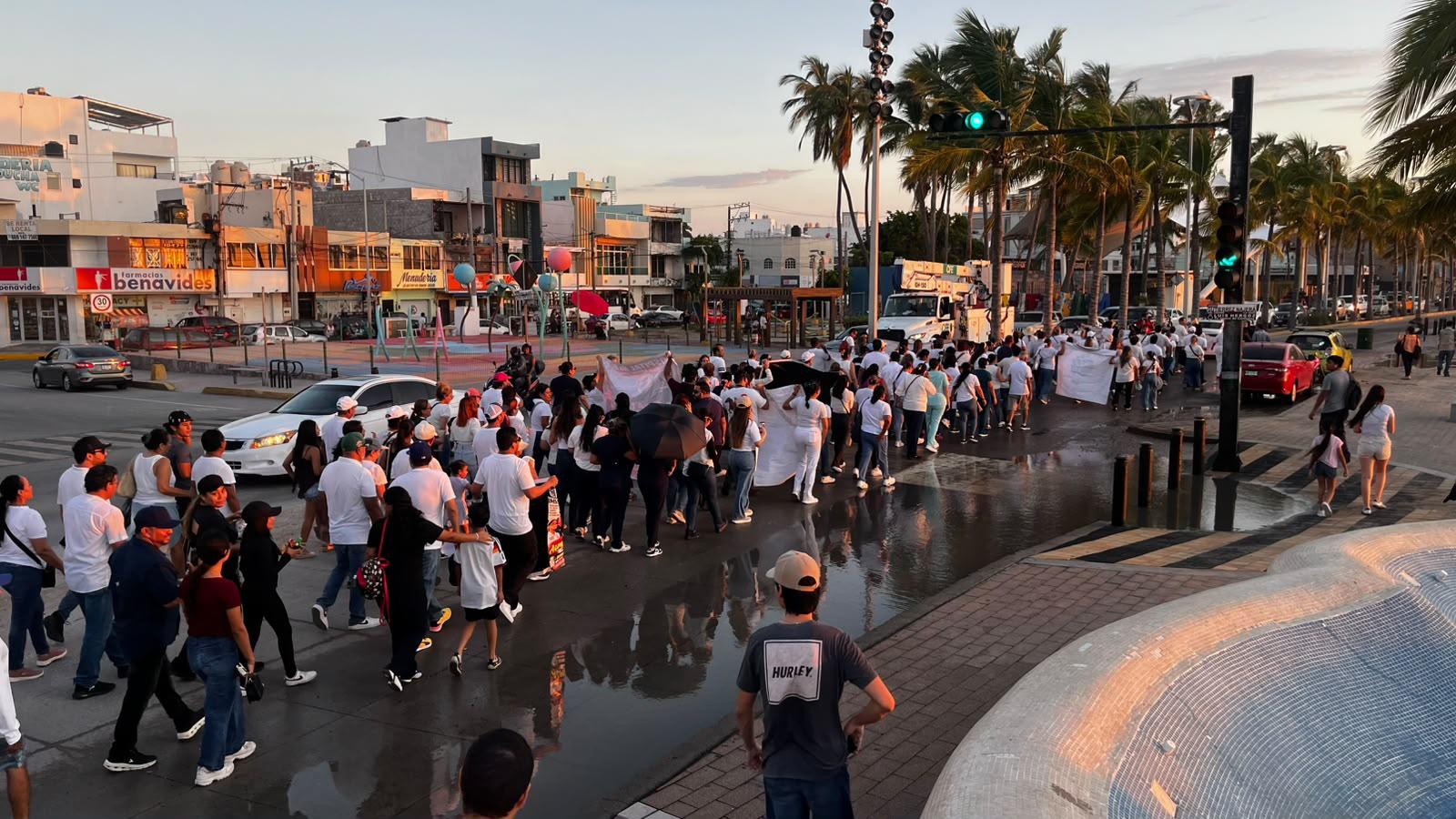 $!Se suman trabajadores del IMSS en Mazatlán a protesta nacional por mejoras laborales