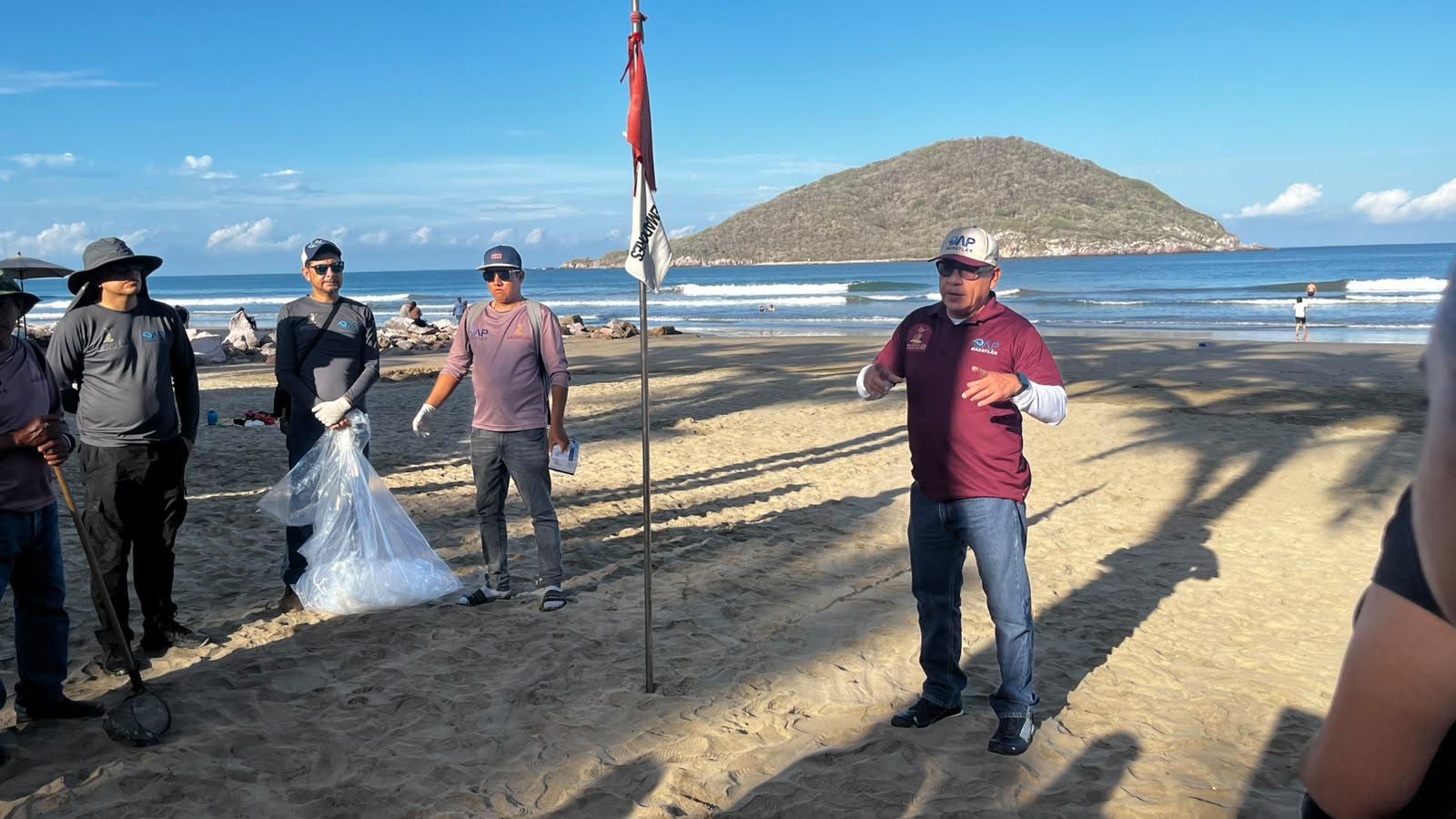 $!Refuerza Operadora de Playas acciones de limpieza en costas junto a hoteles certificados
