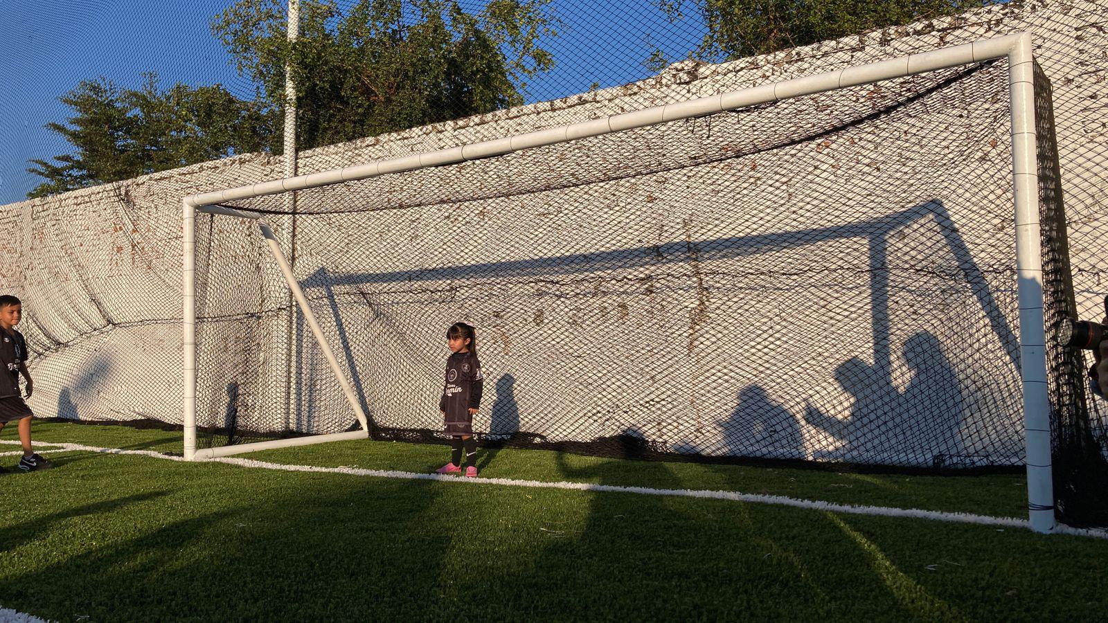 $!Mazatlán entrega cancha de futbol rápido rehabilitada en la colonia López Mateos