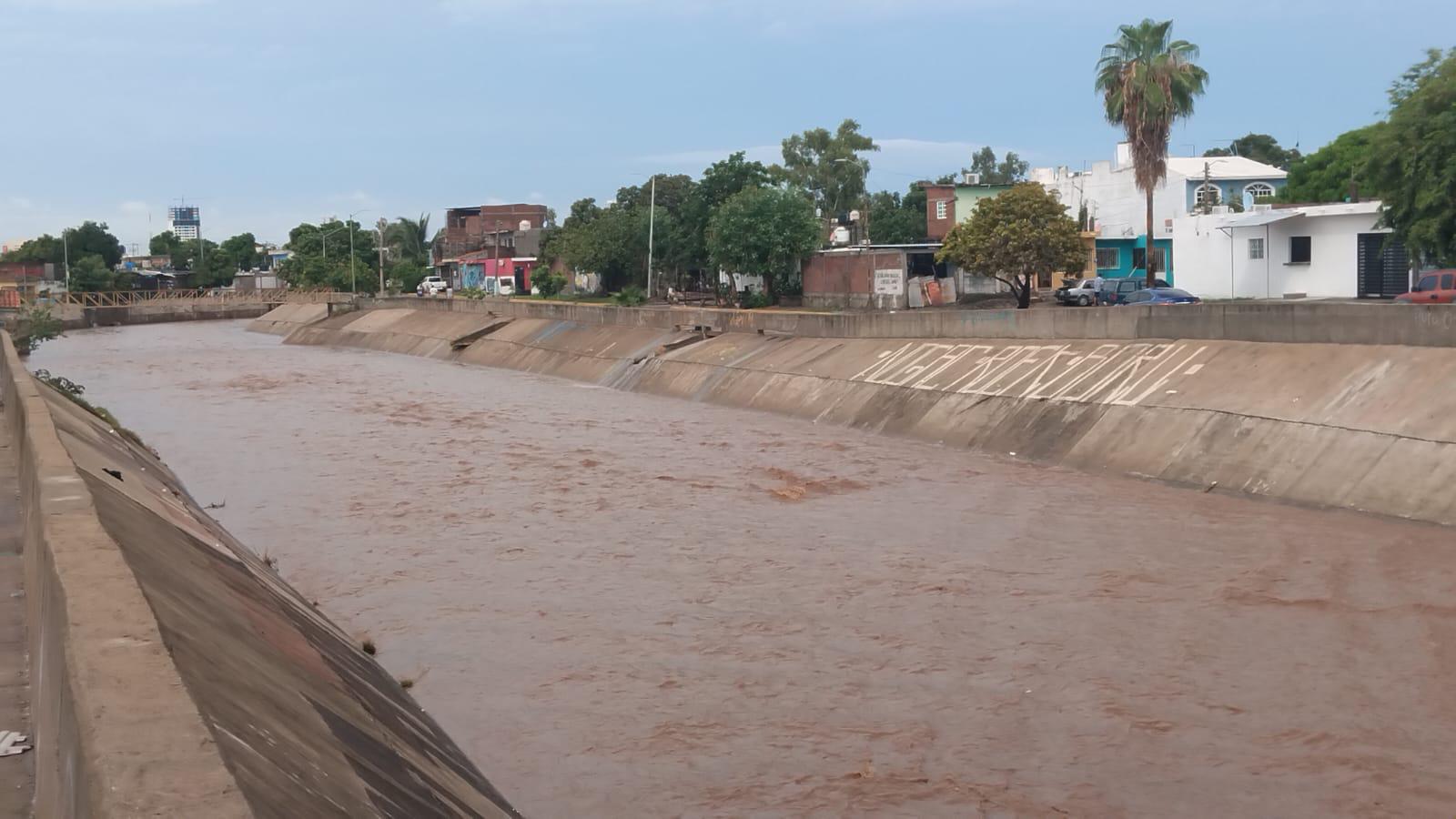 $!Lluvias en Mazatlán provocan inundaciones en algunas colonias y vialidades