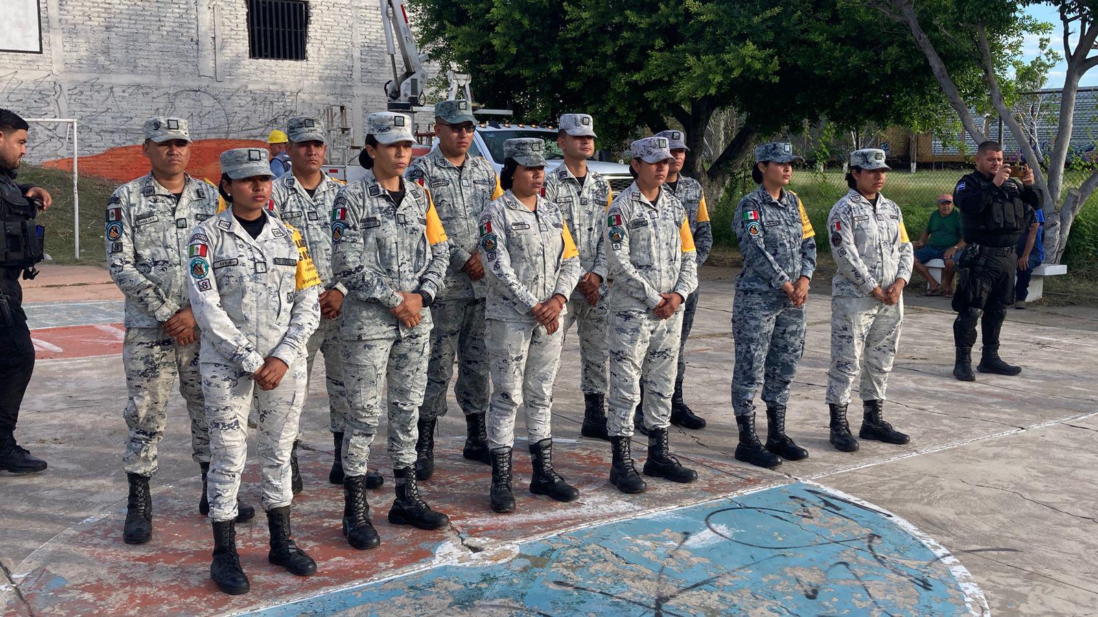 $!Se unen para llevar jornada de limpieza a las colonias Santa Elena y la Esperanza, en Mazatlán