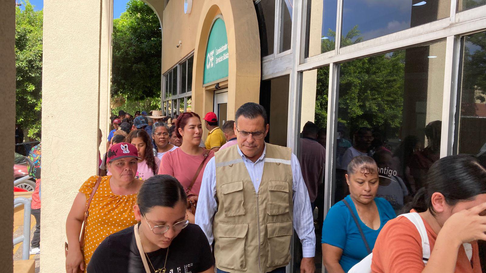 $!Exigen desplazados vecinos del fraccionamiento CVive en Mazatlán acceso a energía eléctrica y agua potable