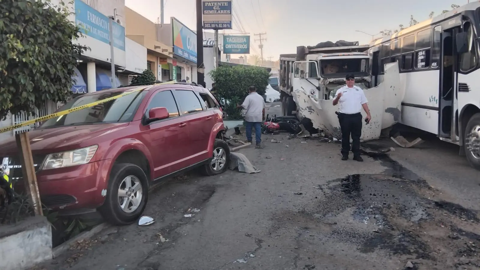 $!Motociclista muere arrollado durante una carambola en la Internacional a la altura de Urías