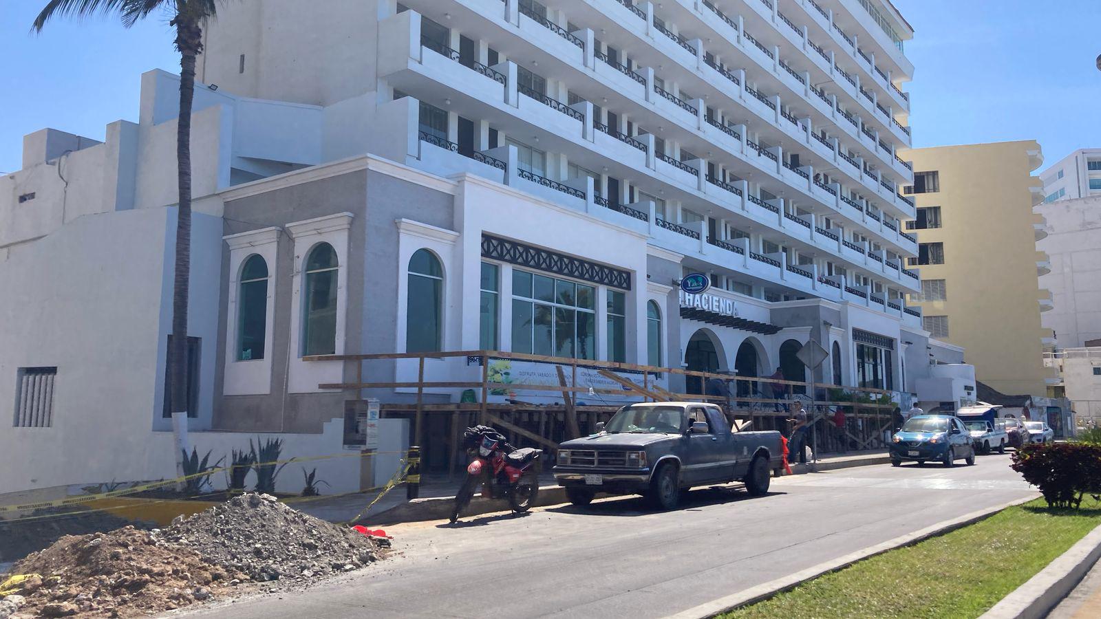 $!Colocación de templetes en la Avenida del Mar están casi listos para disfrutar los desfiles del Carnaval