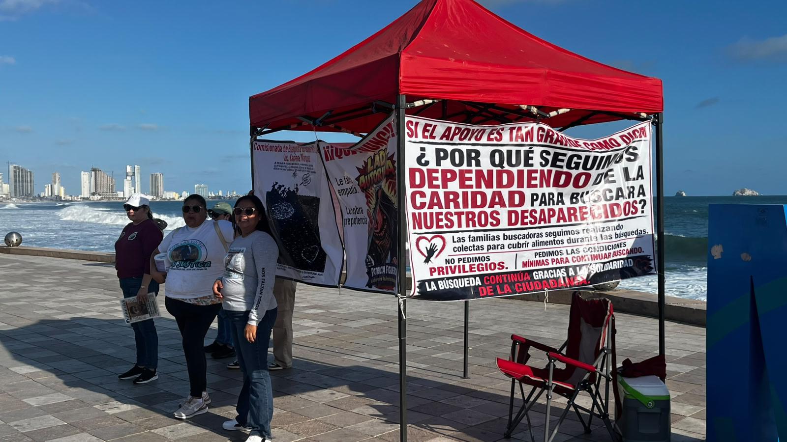 $!Continúan colectivos de madres buscadoras con una intensa jornada de boteo en Mazatlán