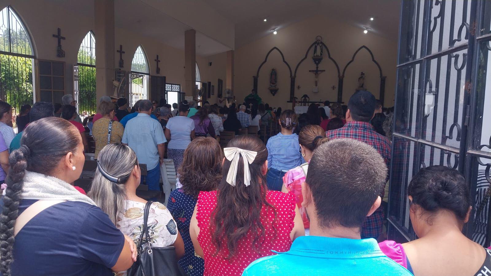 $!Ofrecen misa por el retorno de Heriberto en templo de Rosario