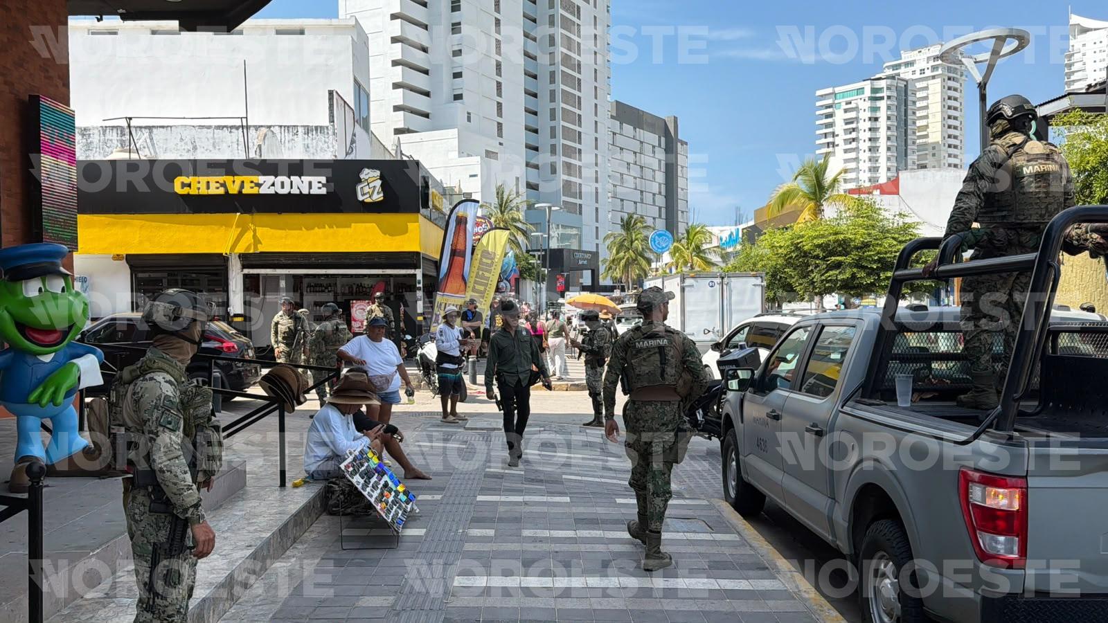 $!Hieren a balazos a un hombre en acceso de playa de la Zona Dorada, en Mazatlán