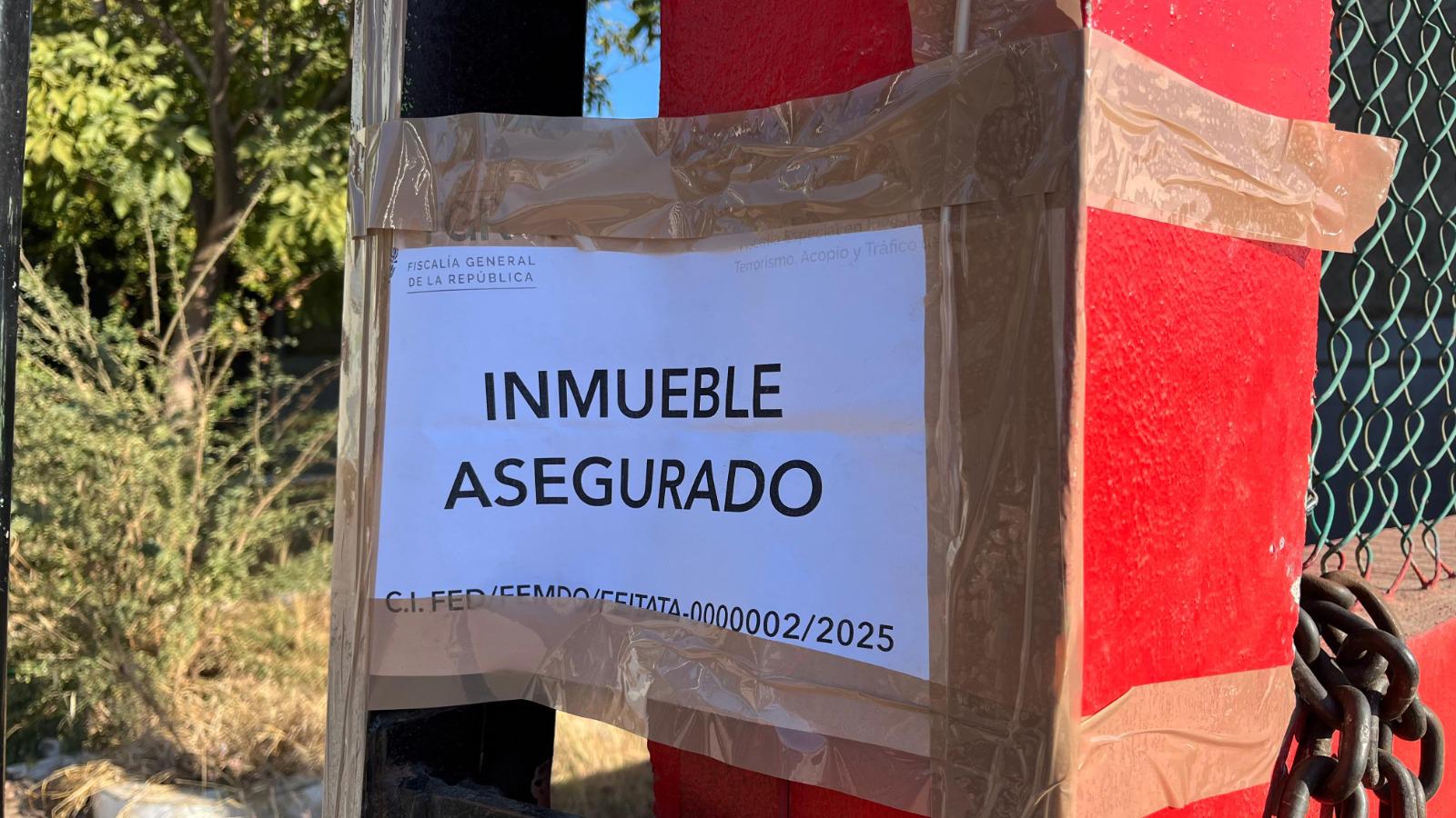 $!Agentes federales aseguran taller e incautan vehículos blindados en La Marina Mazatlán