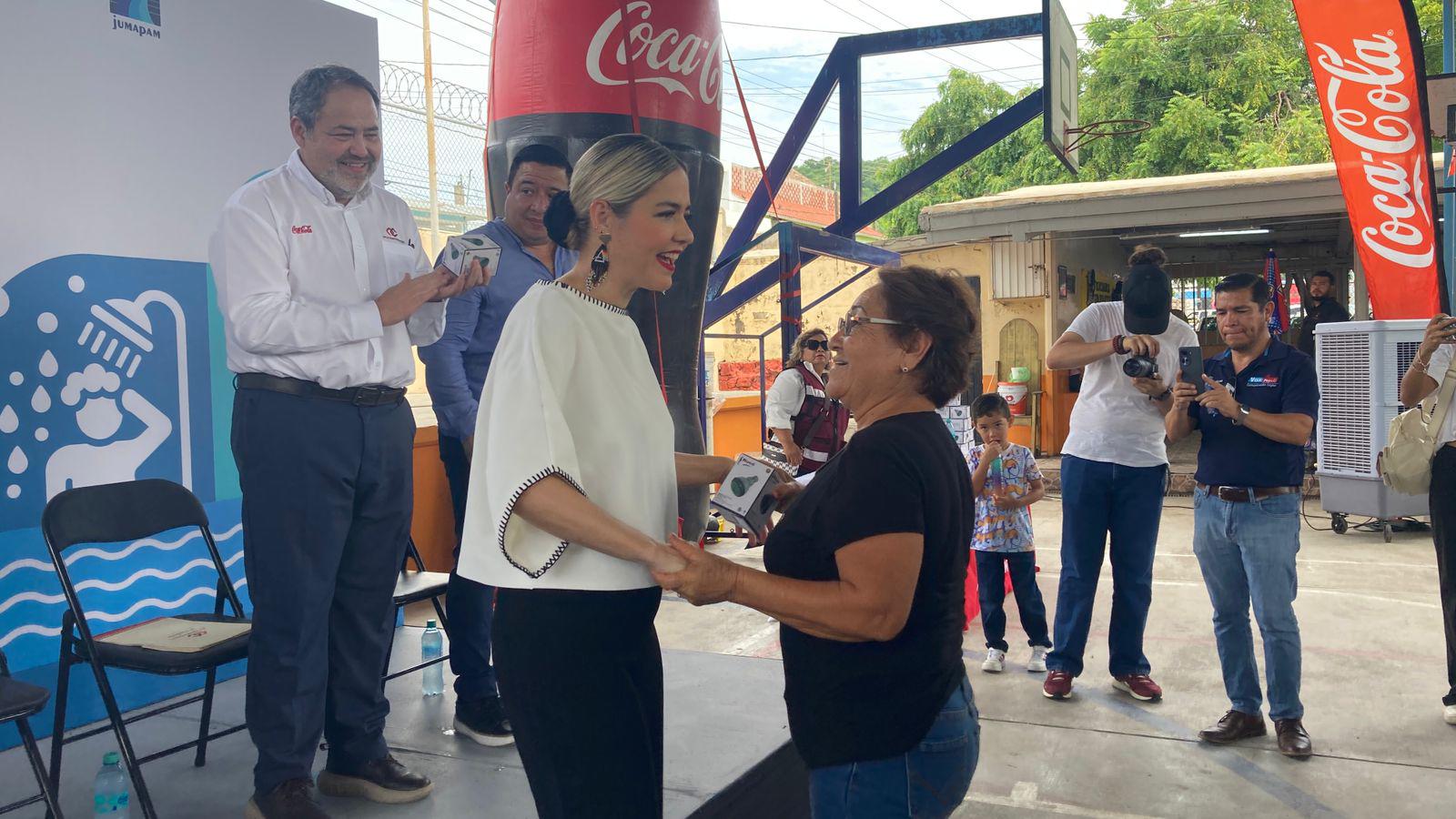 $!Entregan 1,500 regaderas ecológicas en Mazatlán para fomentar el ahorro de agua