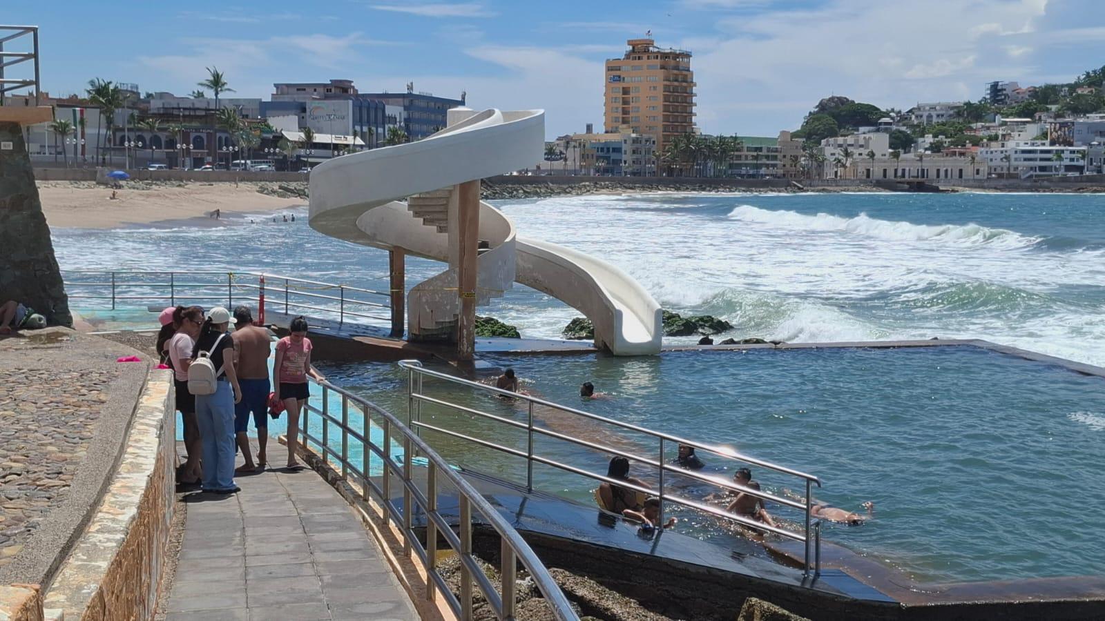 $!Turistas no abandonan Mazatlán pese a que ya finalizó la temporada vacacional