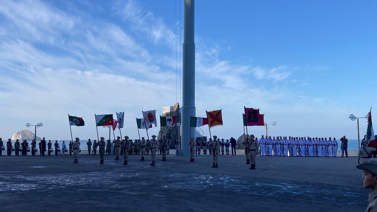 $!Celebran el Día de la Bandera con el recuerdo de la defensa al puerto de Mazatlán