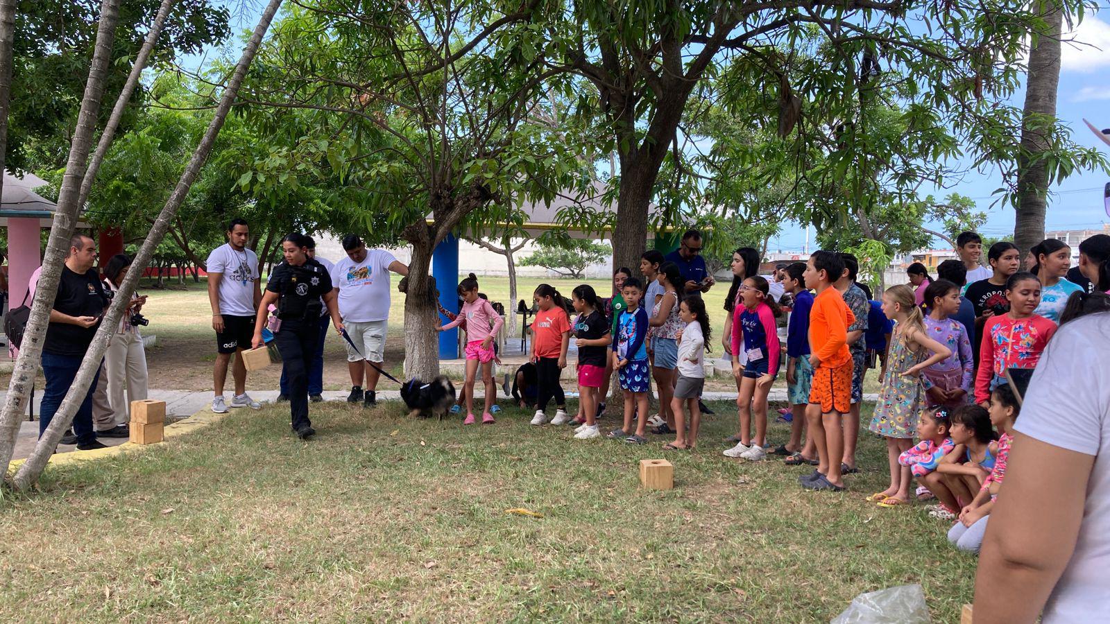 $!Elementos de la unidad K9 muestra su labor y convive con niñas y niños del Programa Vacacional 2025 del SNTSS