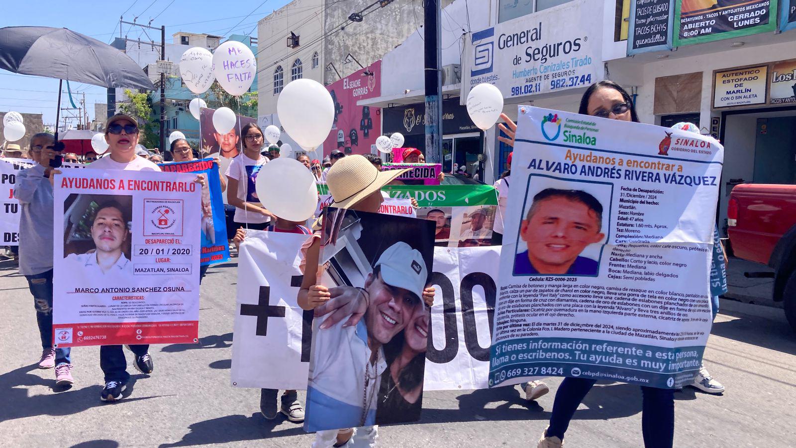 $!‘10 de mayo no es de fiesta, es de lucha y de ‘protesta’, el clamor de las madres rastreadoras de Mazatlán