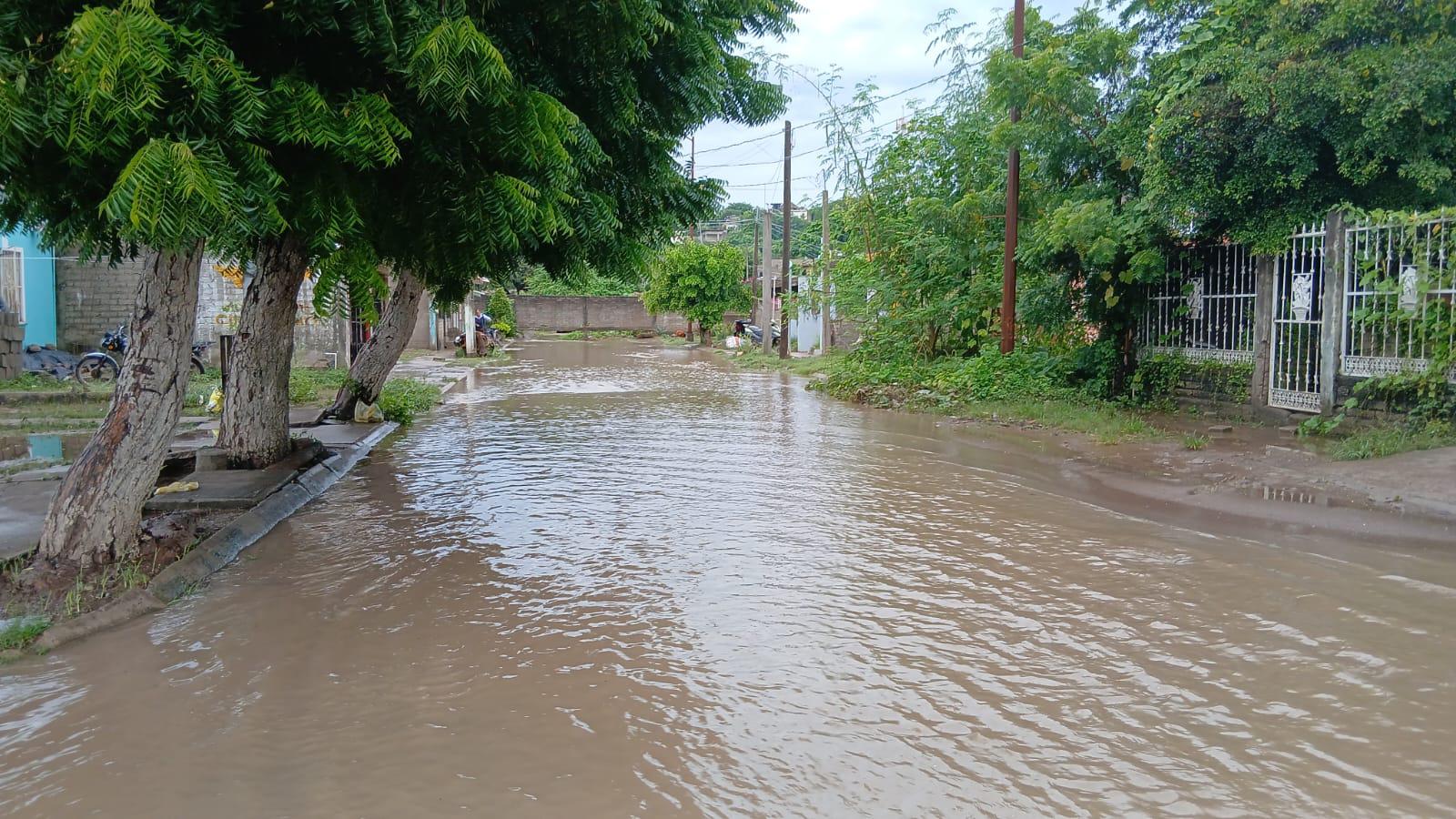 $!Lluvias intensas ocasionan desbordamiento de arroyos y ríos en sur de Escuinapa