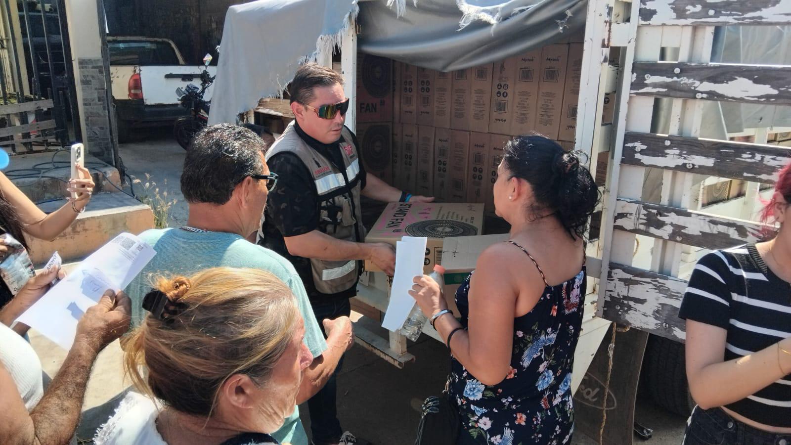 $!Reciben 179 familias mazatlecas afectadas por las lluvias apoyos económicos por parte del Gobierno Estatal