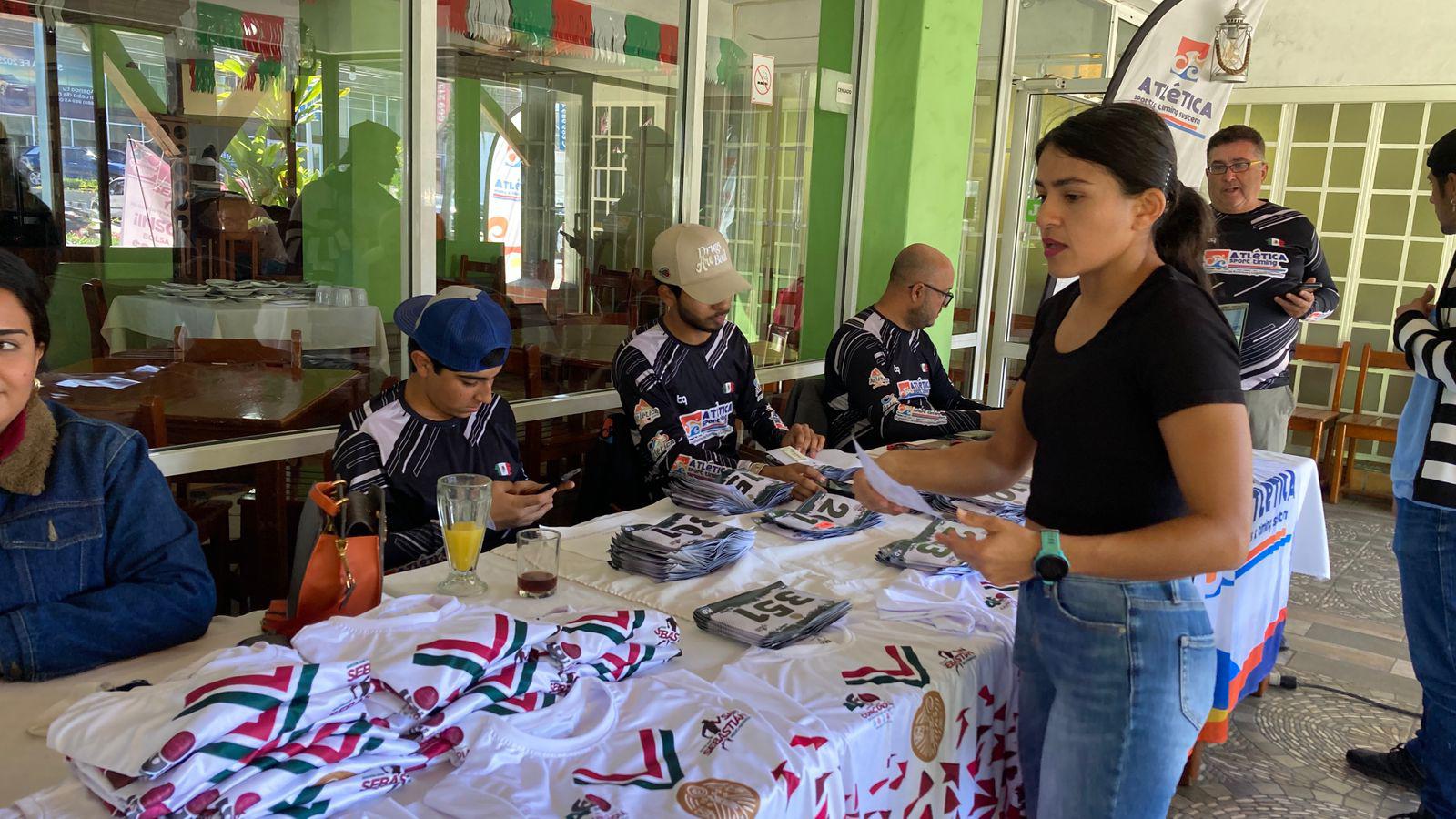 $!A correr en la gran fiesta del Medio Maratón San Sebastián