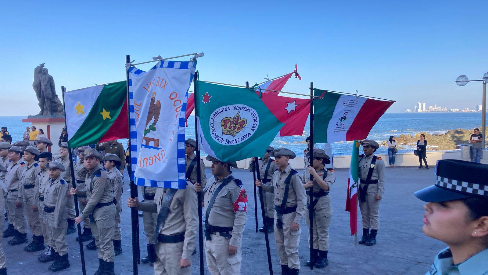 $!Celebran el Día de la Bandera con el recuerdo de la defensa al puerto de Mazatlán