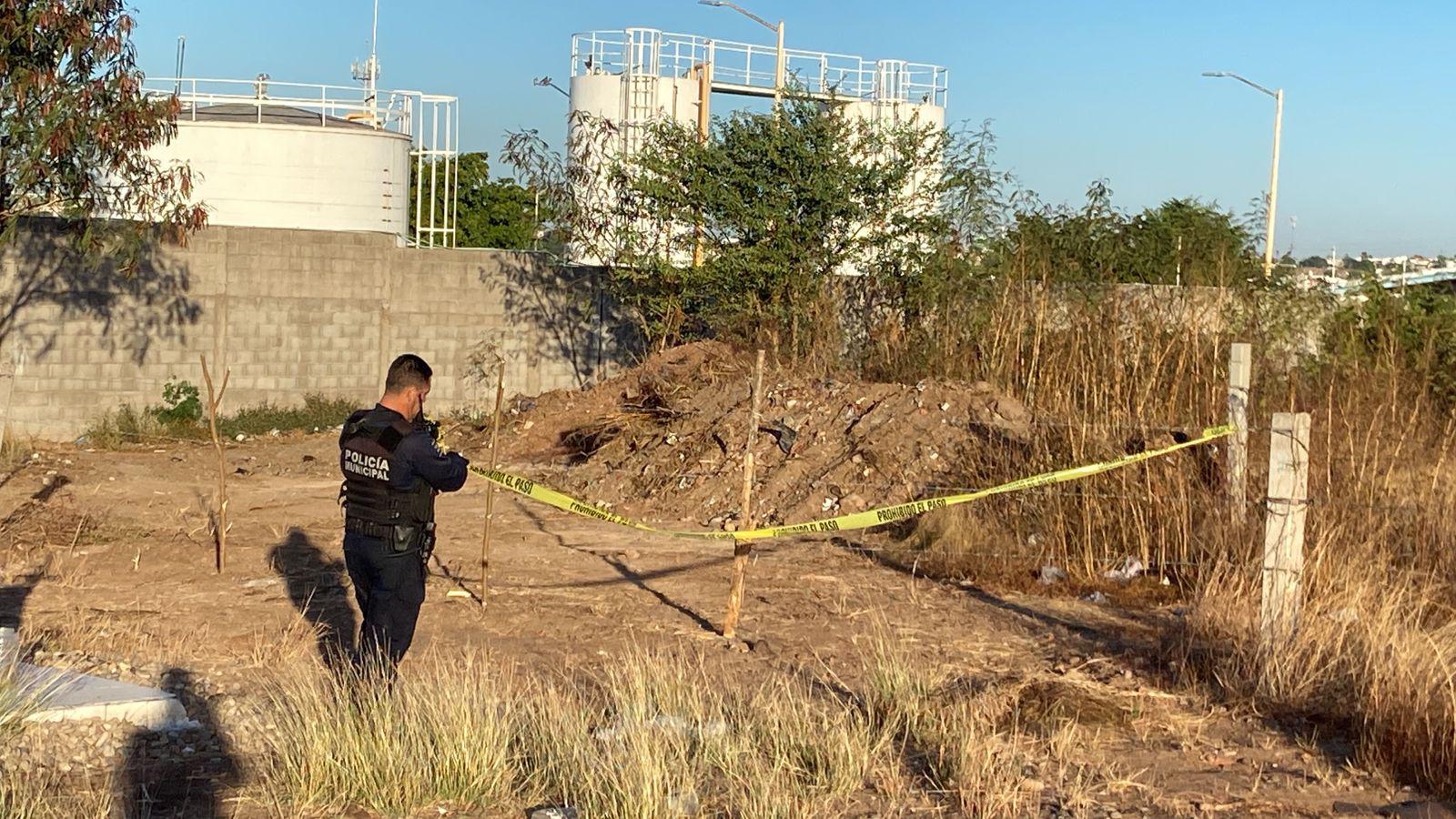 $!Hallan un hombre asesinado a balazos por el libramiento de La Costerita, en Culiacán