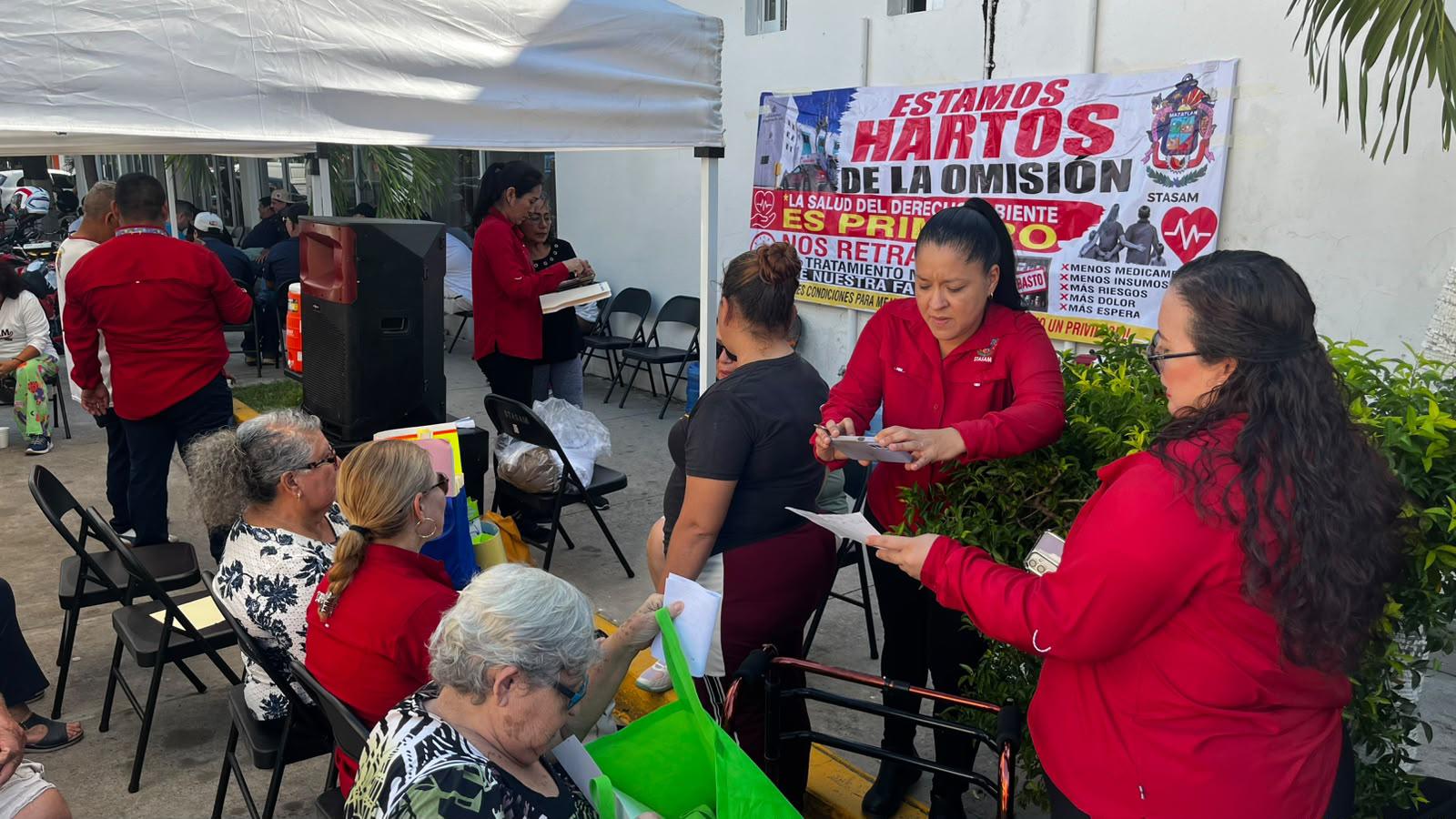 $!Exigen trabajadores del Ayuntamiento medicamentos y atención médica