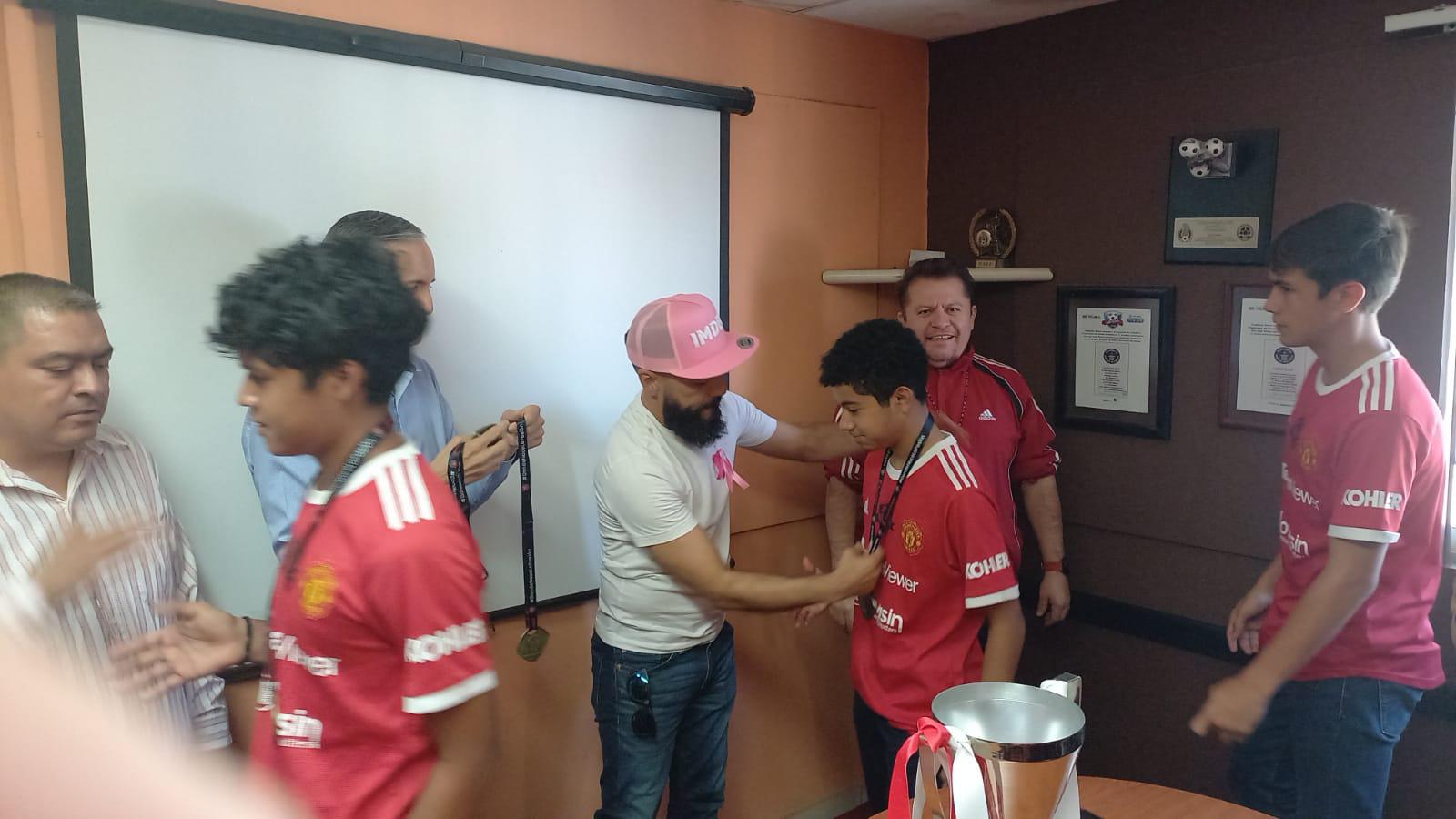 $!Premian a lo mejor de la Liga Nacional de Futbol Varonil Sub 13 y Sub 15