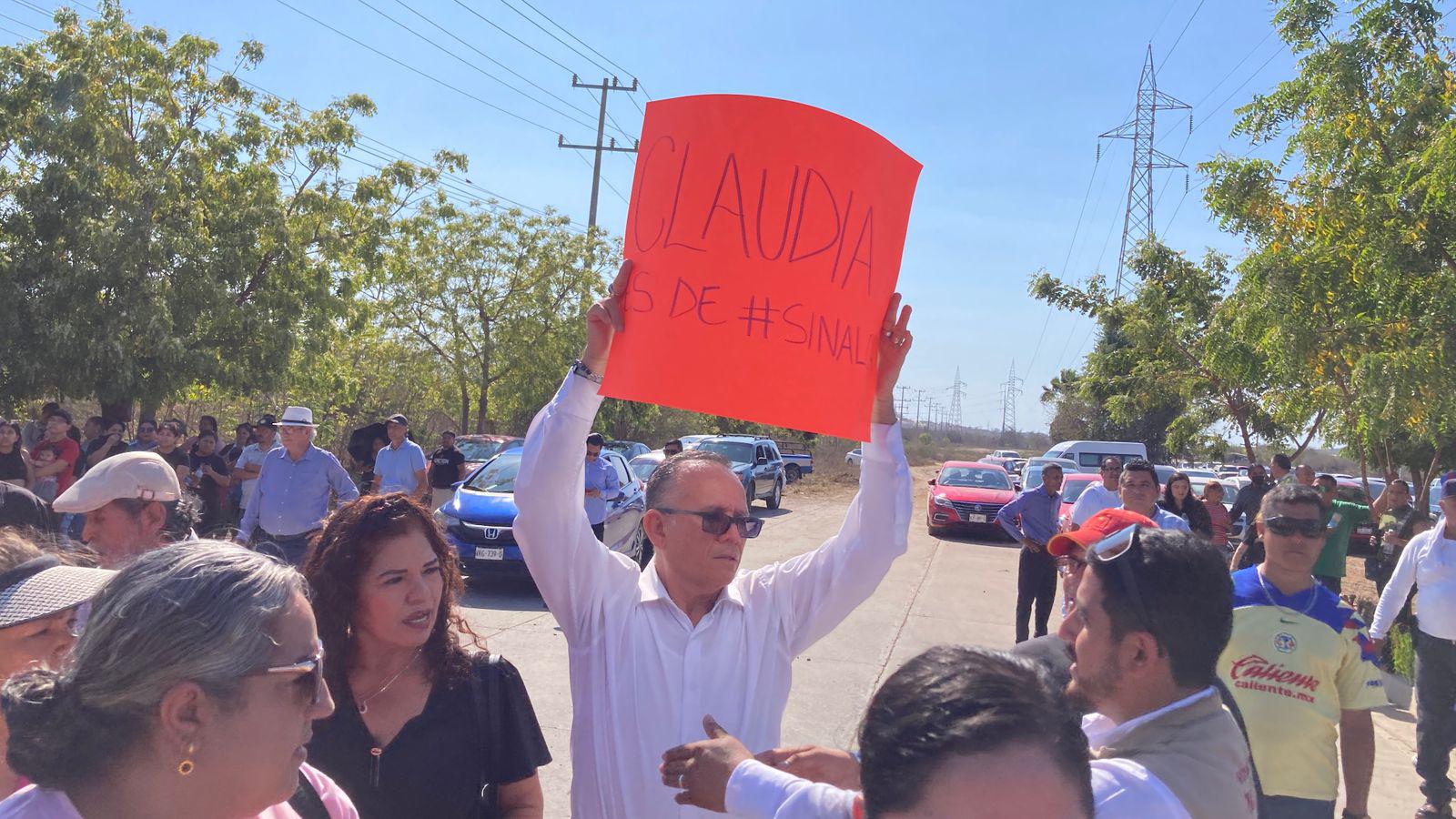 $!Suena la banda para dar la bienvenida a la Presidenta Claudia Sheinbaum en Mazatlán