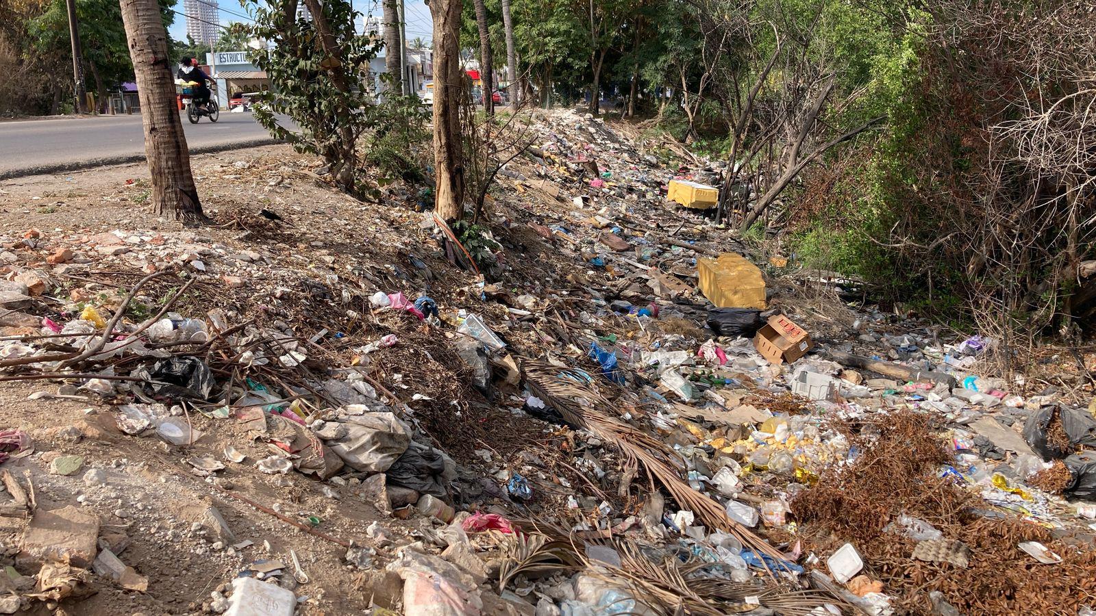$!Contaminación persiste en el Estero del Infiernillo, pese a jornada de limpieza
