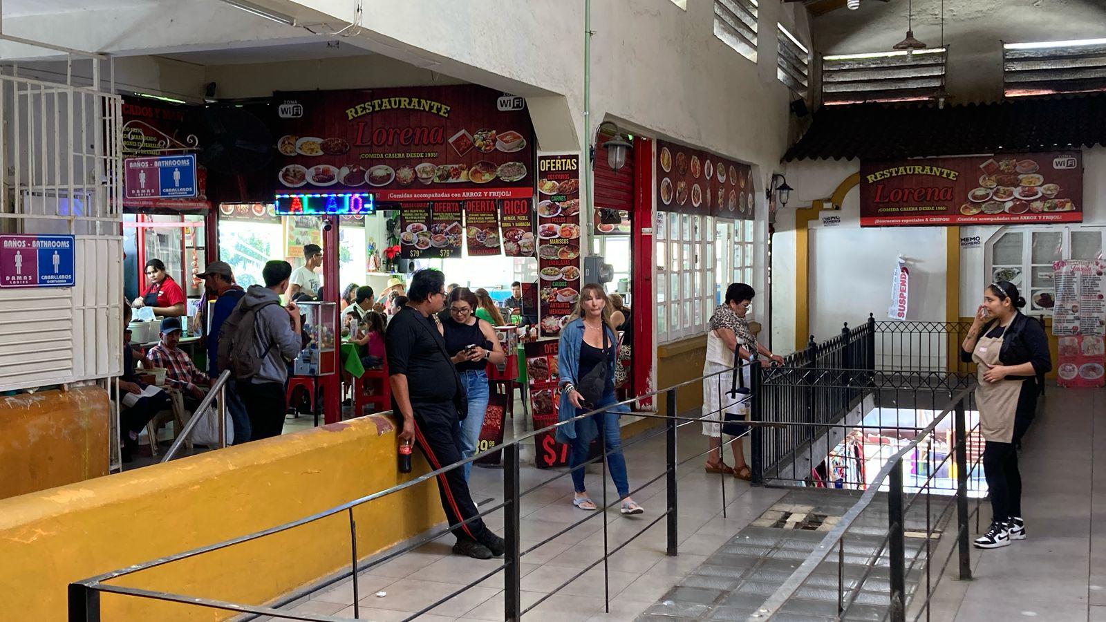 $!Esperan negocios de comida del Centro de Mazatlán un repunte de clientes con el inicio del Carnaval