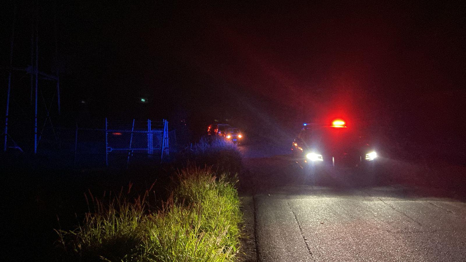 $!Localizan un cuerpo envuelto en bolsas y con mensaje en la carretera La 20, al sur de Culiacán