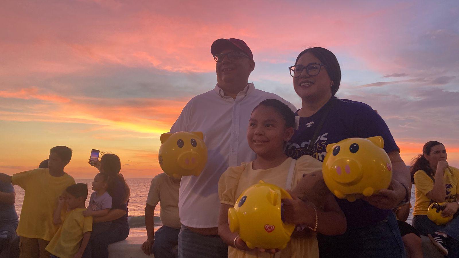 $!Realiza CRIT en el malecón de Mazatlán un boteo masivo rumbo al Teletón 2025