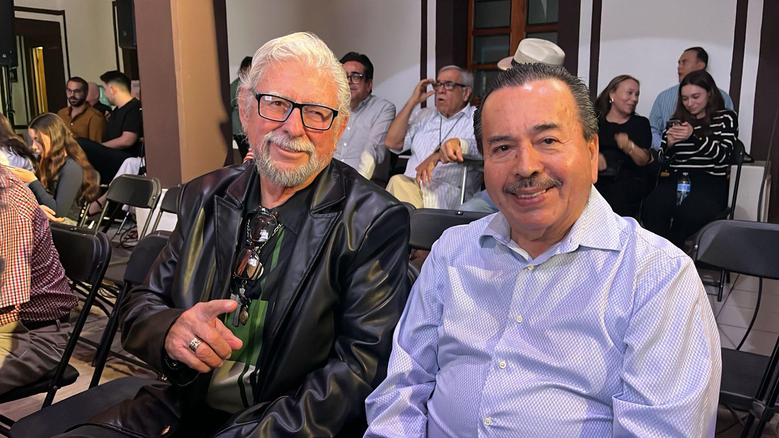 $!El poeta Guillermo Castro Ugalde y Francisco Javier Moreno.